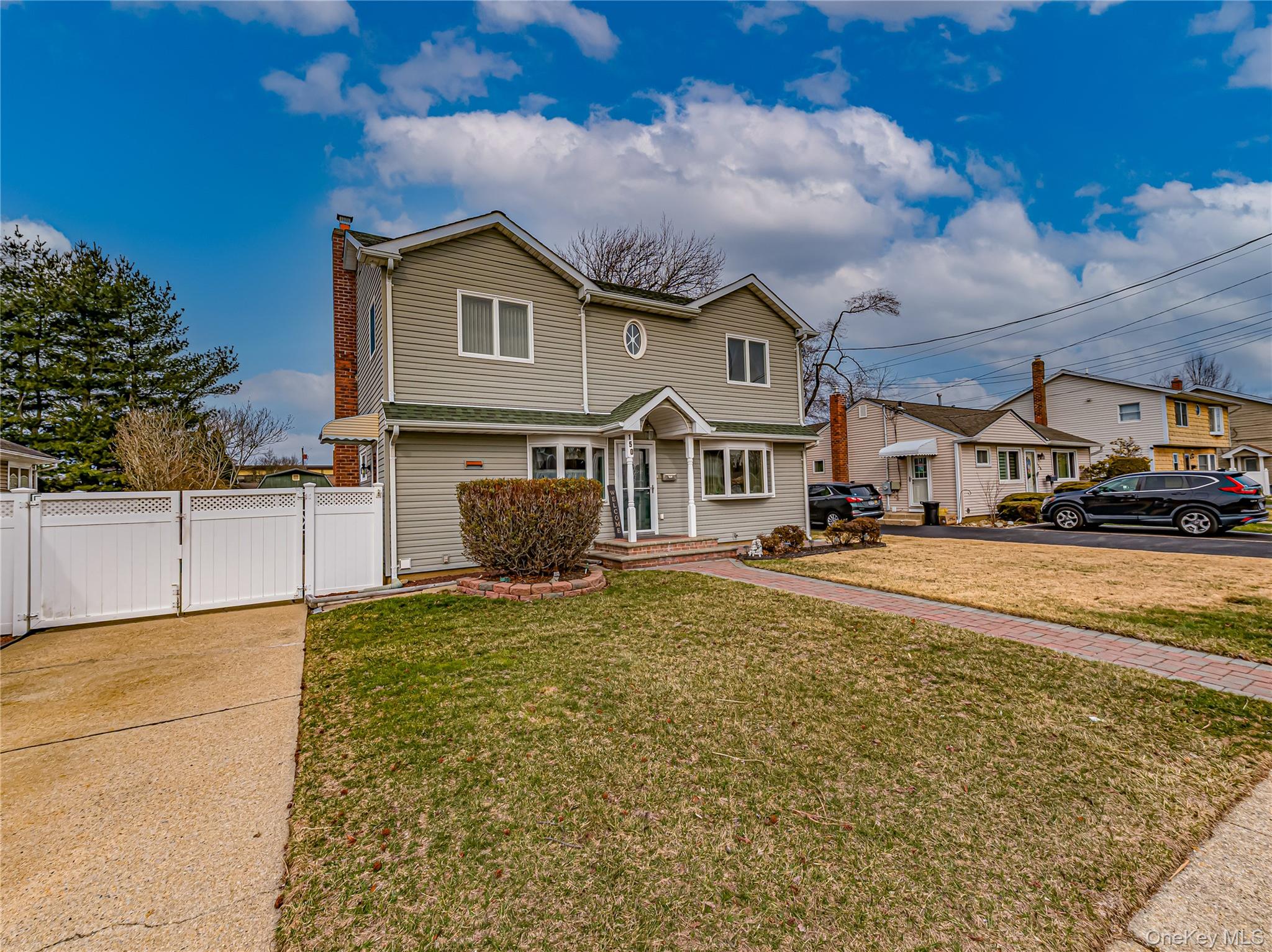 #3 photo, 150 Park Lane, Massapequa , NY 11758