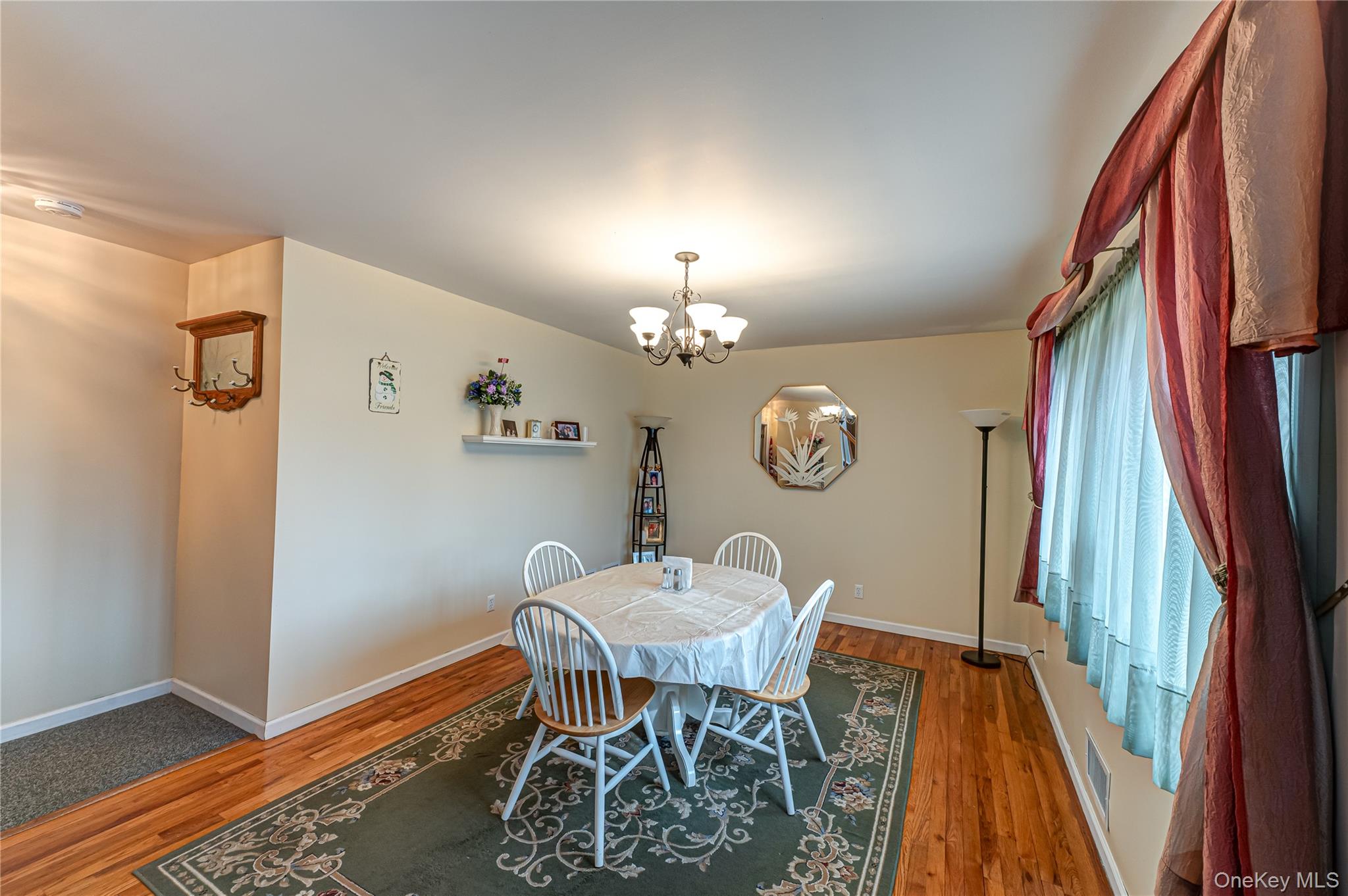 #8 photo, 150 Park Lane, Massapequa , NY 11758