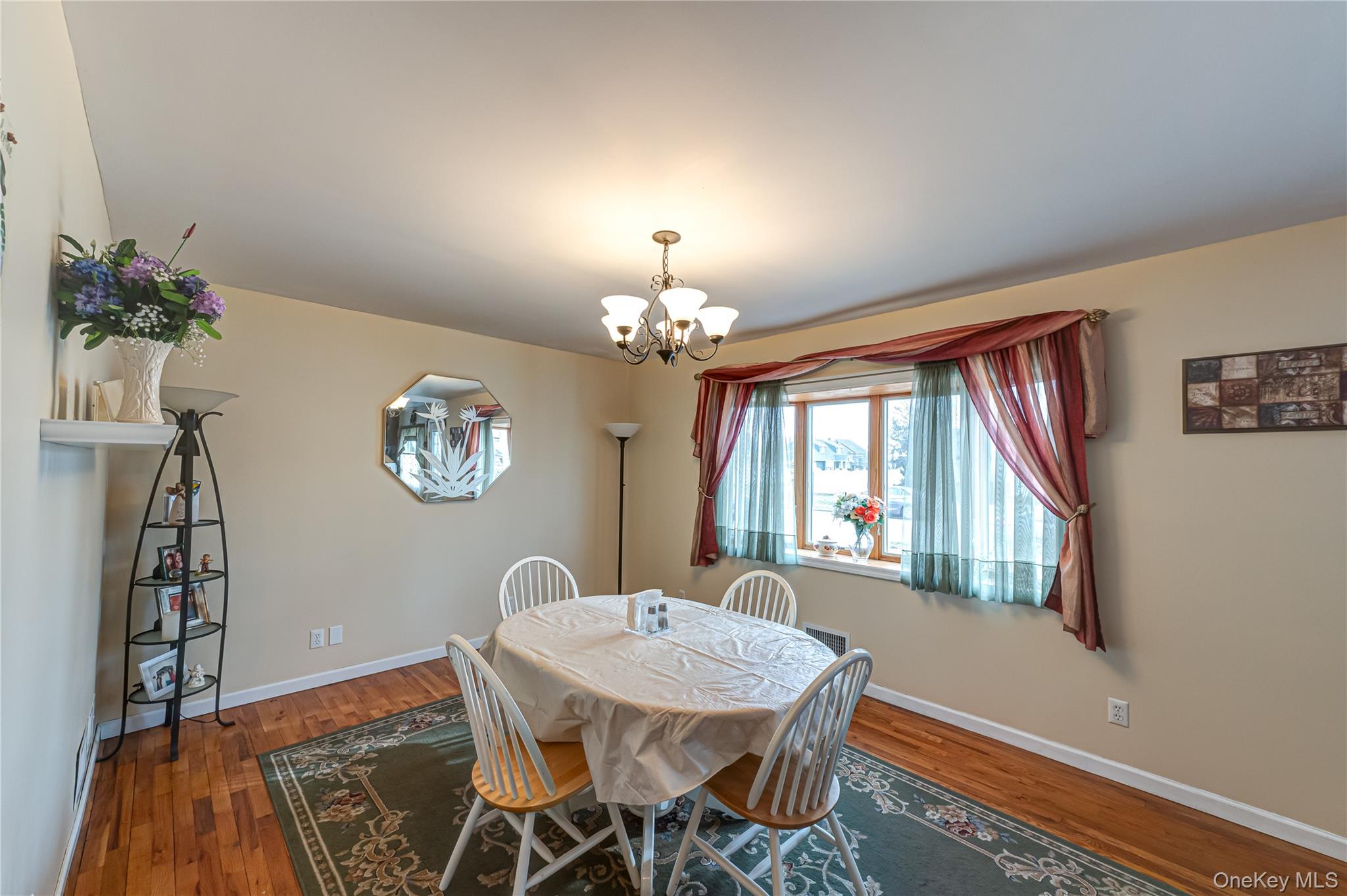 #9 photo, 150 Park Lane, Massapequa , NY 11758