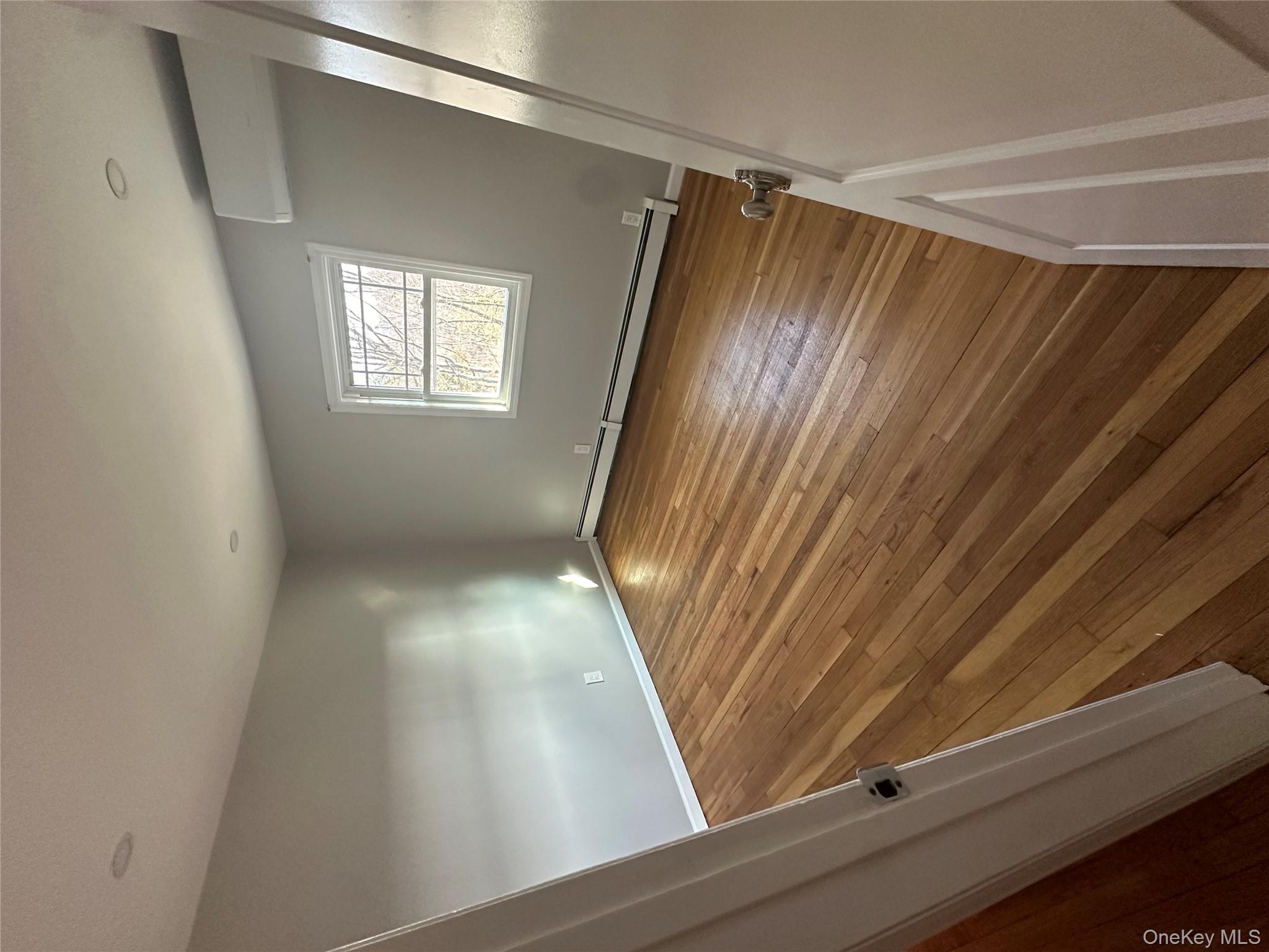 #11 photo, 290 Woodbury Road, Woodbury , NY 11797