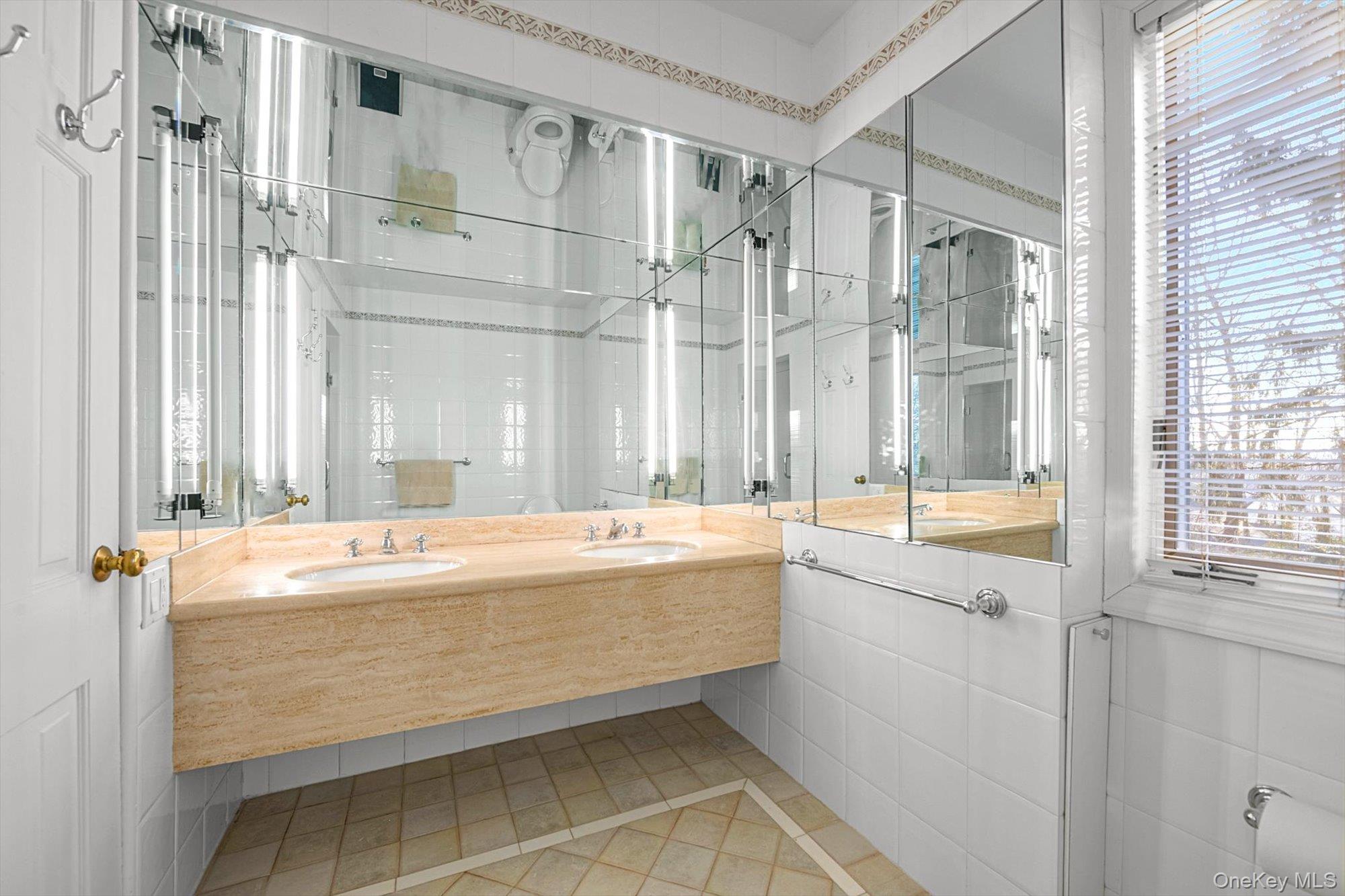 #18 photo, 2 Chester Drive, 長島 Great Neck , NY 11021