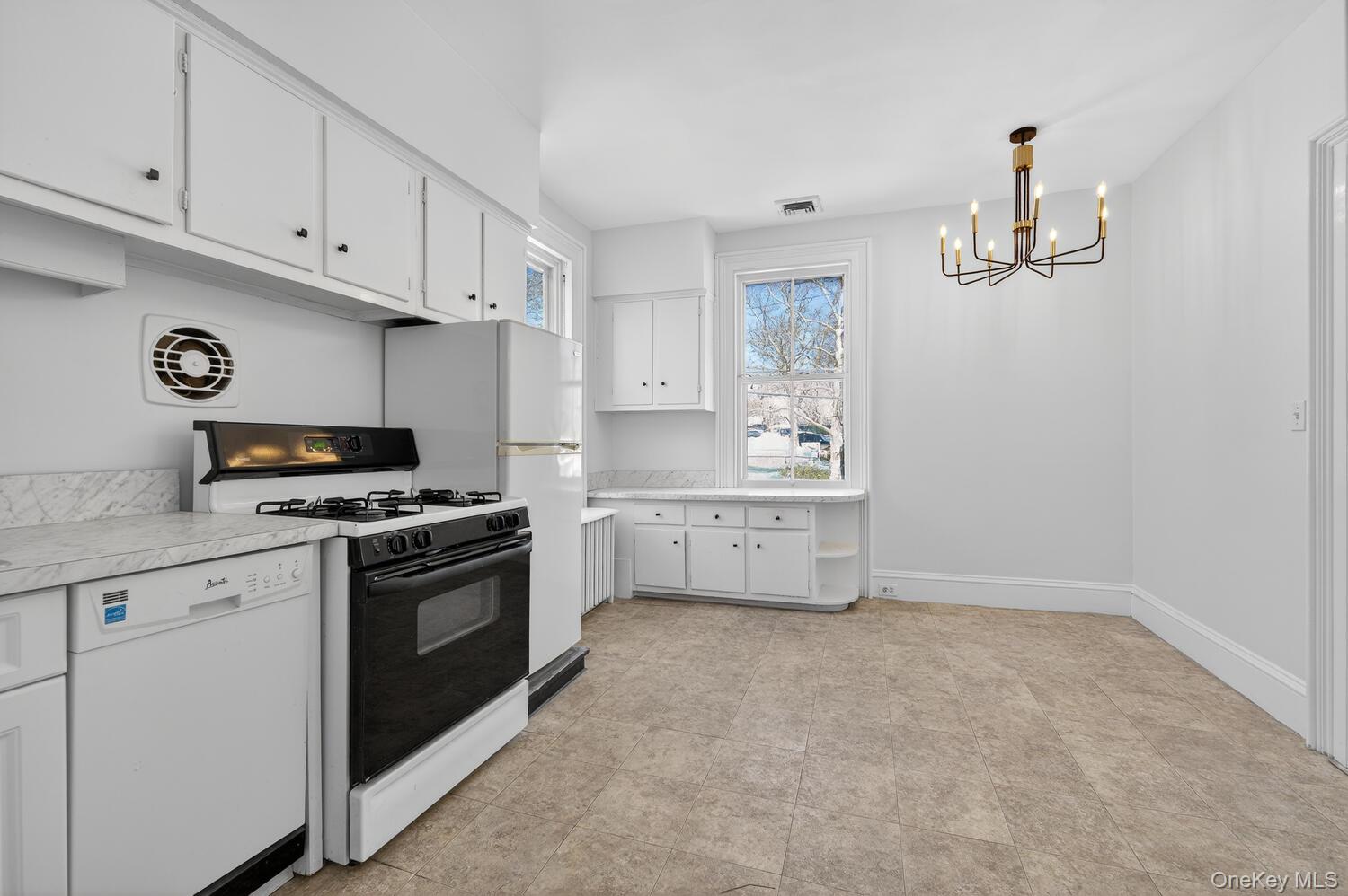 #10 photo, 4 Parkview Terrace, Huntington , NY 11743