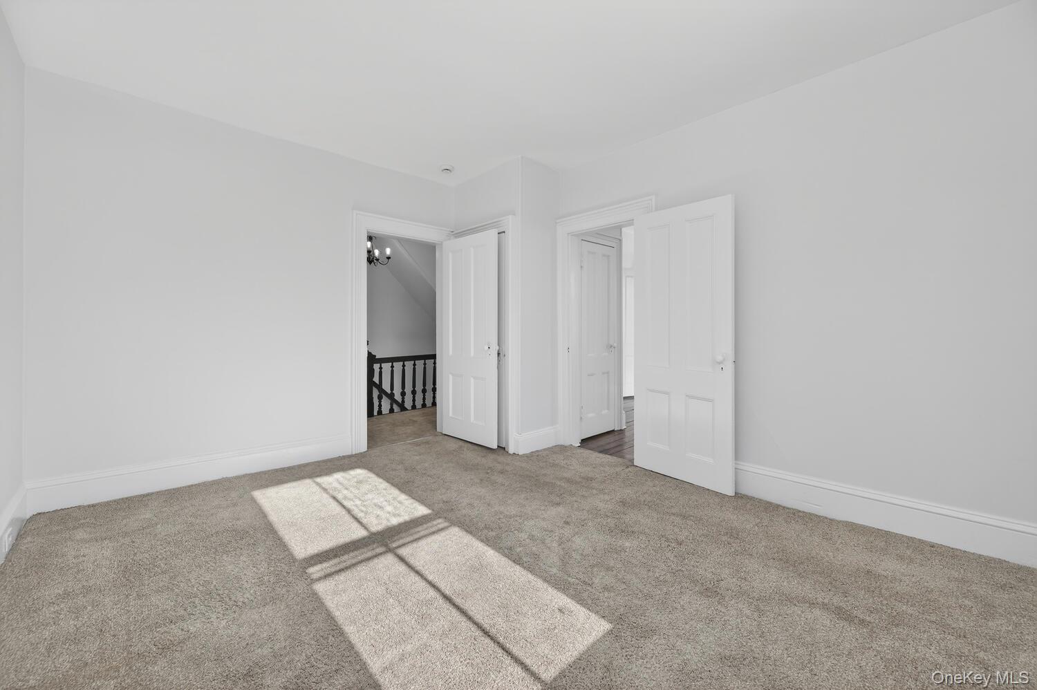 #14 photo, 4 Parkview Terrace, Huntington , NY 11743