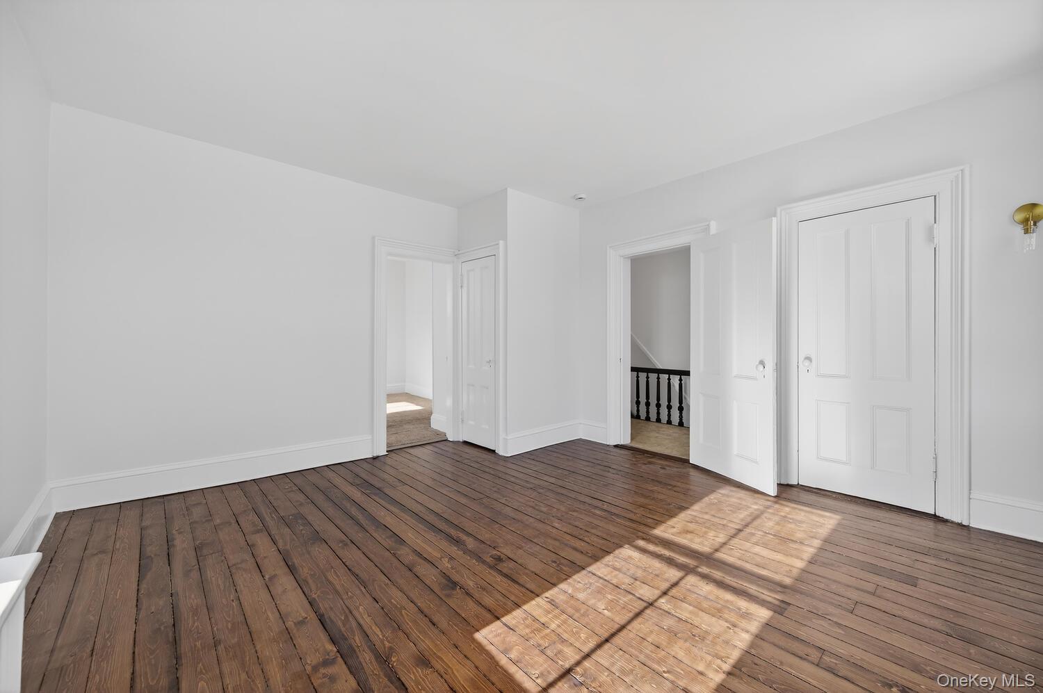 #7 photo, 4 Parkview Terrace, Huntington , NY 11743