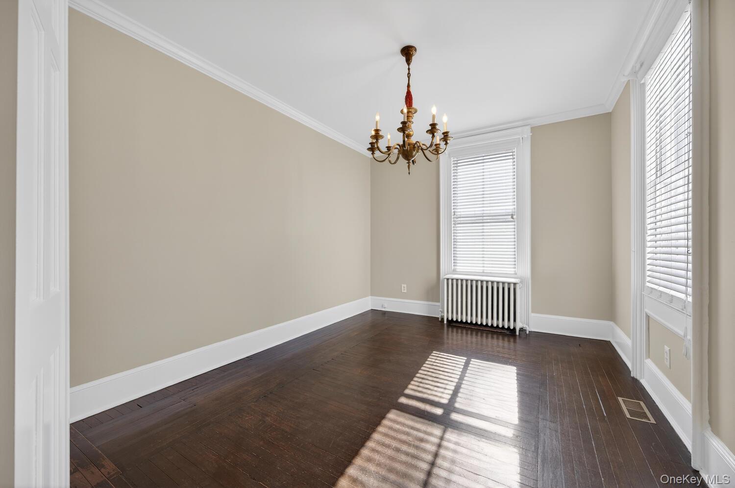 #11 photo, 4 Parkview Terrace, Huntington , NY 11743