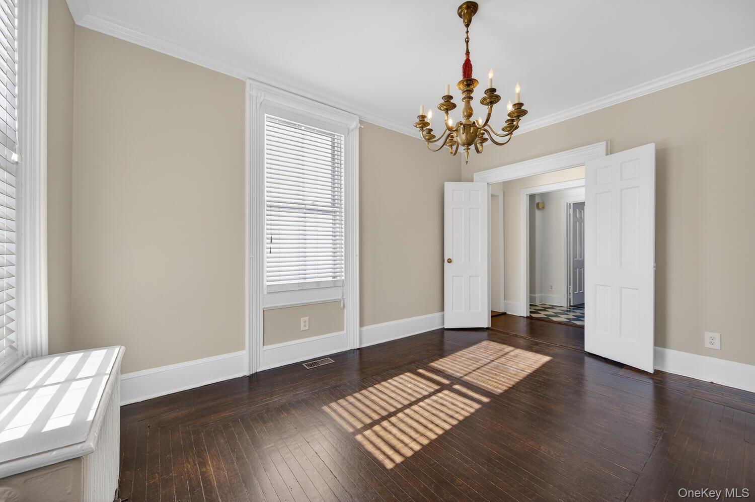 #12 photo, 4 Parkview Terrace, Huntington , NY 11743