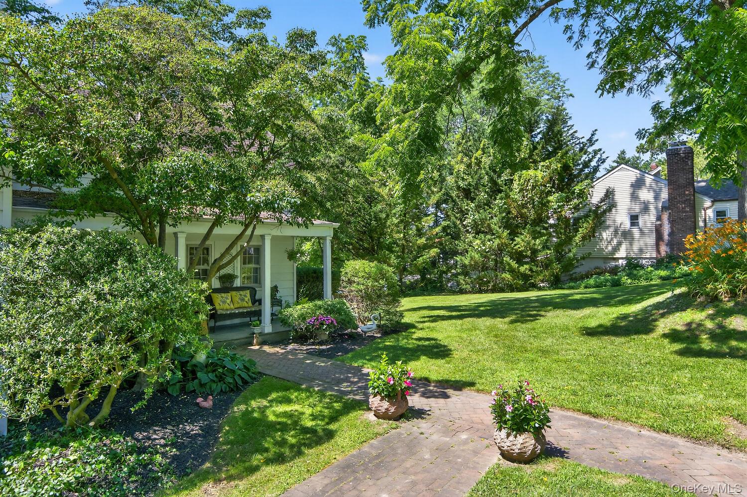 #5 photo, 4 Parkview Terrace, Huntington , NY 11743