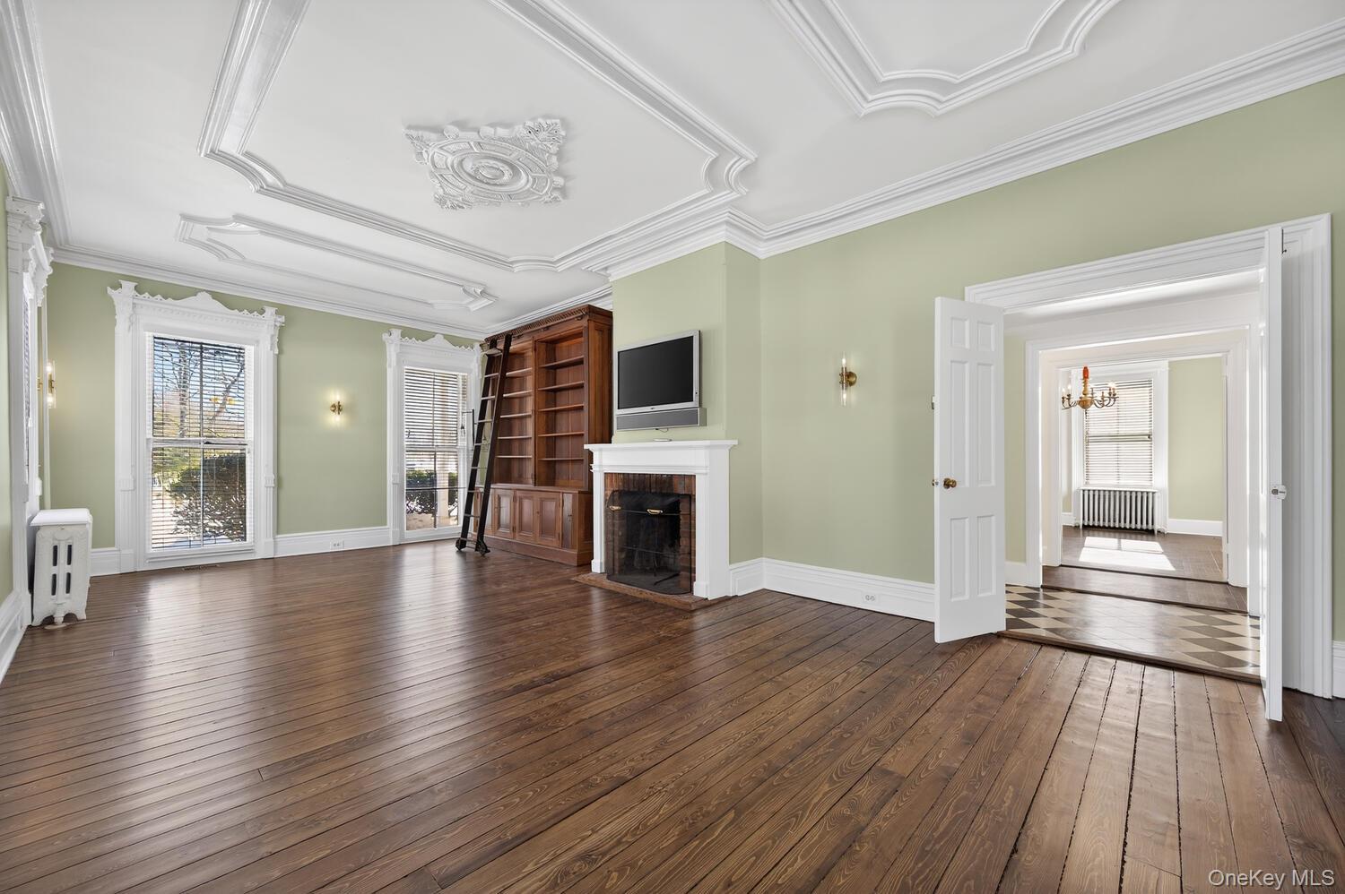 #7 photo, 4 Parkview Terrace, Huntington , NY 11743