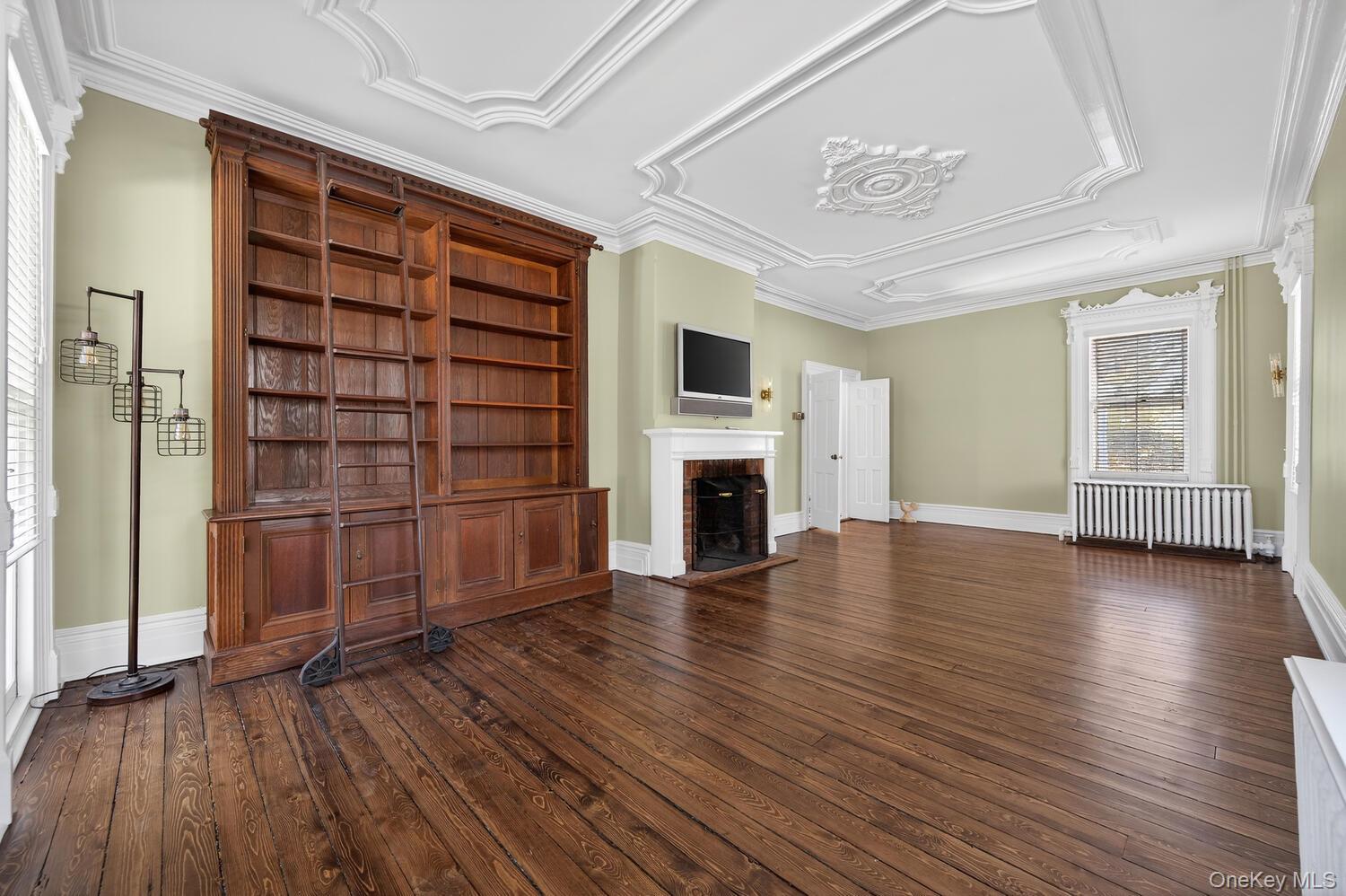 #8 photo, 4 Parkview Terrace, Huntington , NY 11743