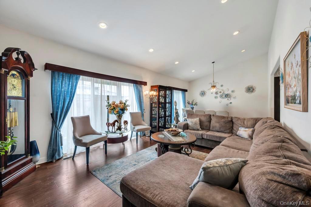 #13 photo, 191 Flower Road, Shirley , NY 11967