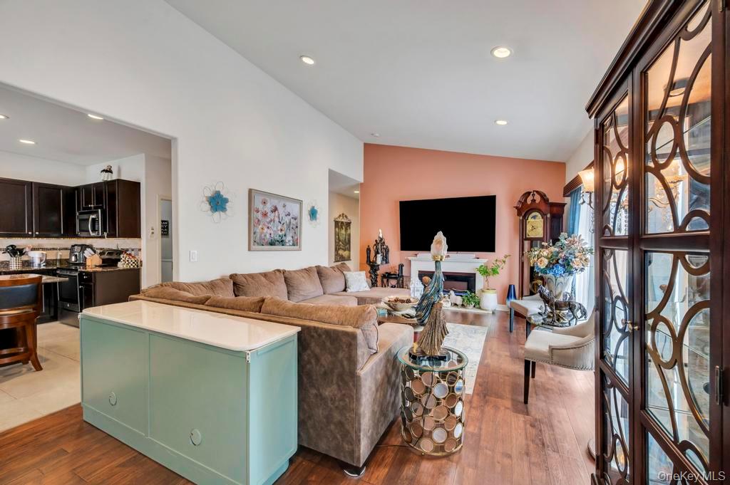 #15 photo, 191 Flower Road, Shirley , NY 11967