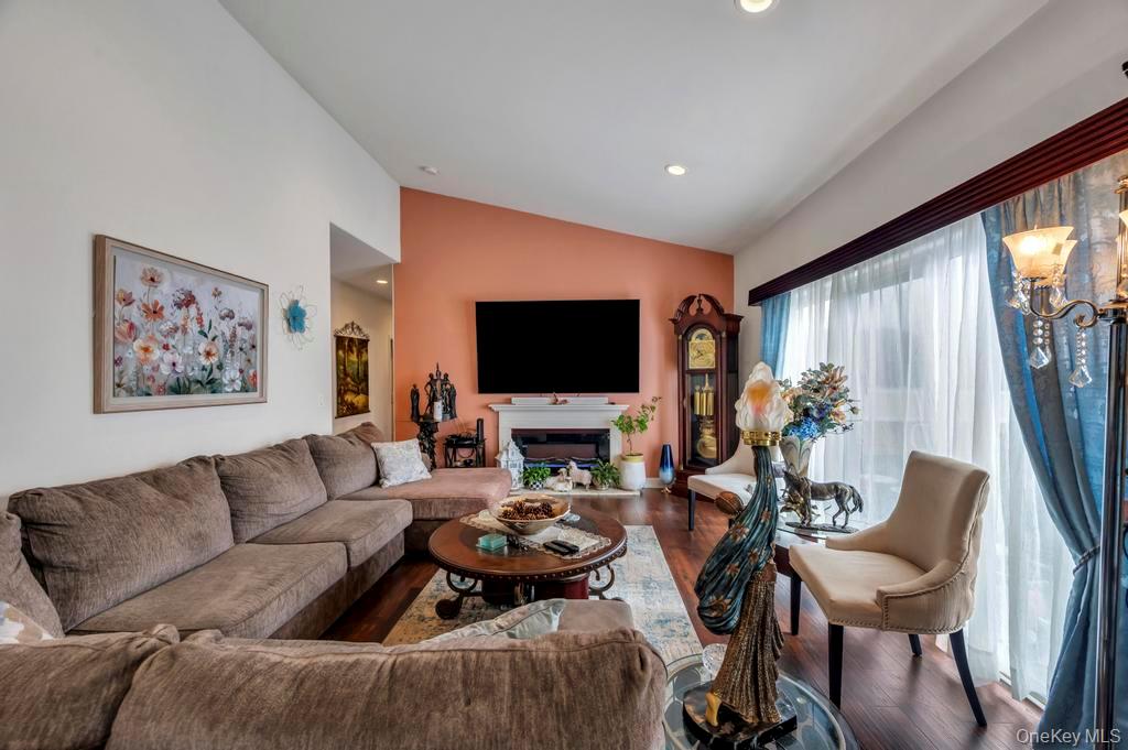 #16 photo, 191 Flower Road, Shirley , NY 11967