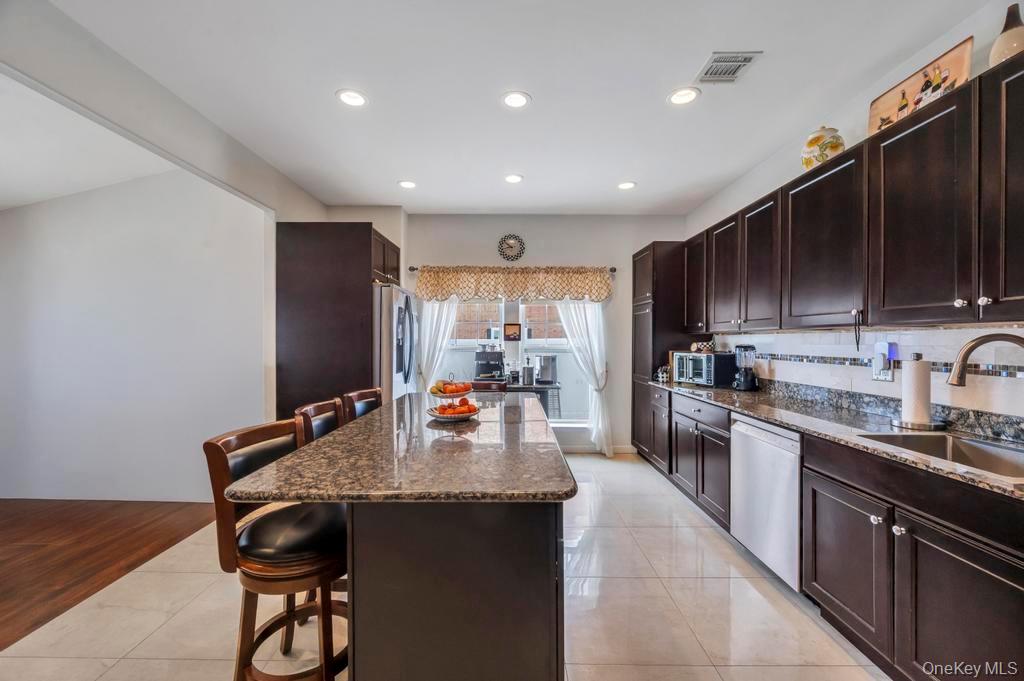 #19 photo, 191 Flower Road, Shirley , NY 11967