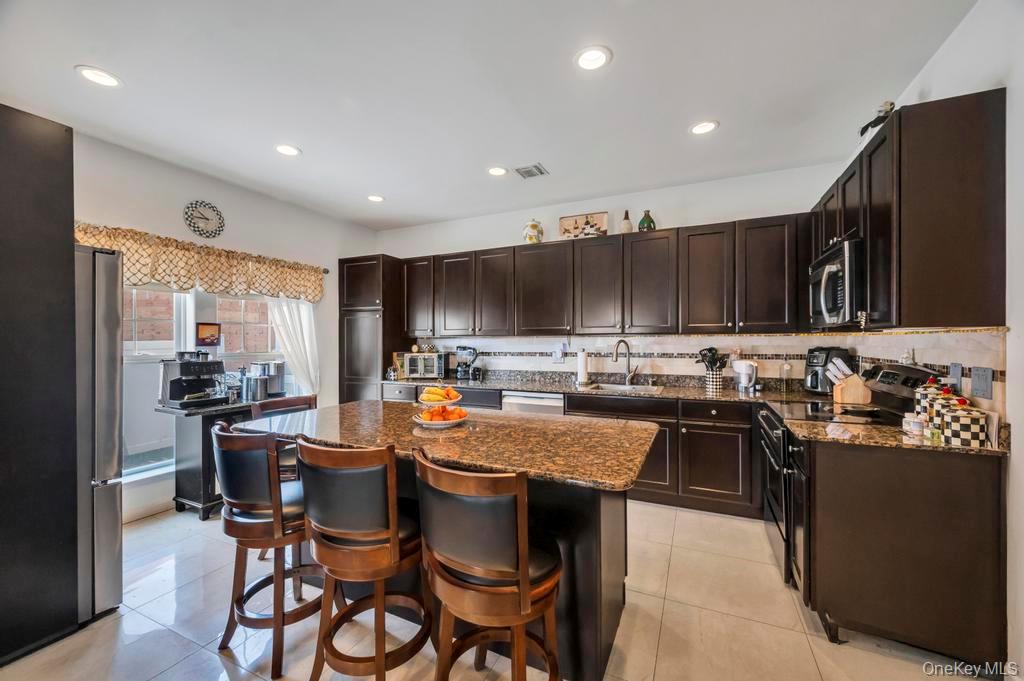 #20 photo, 191 Flower Road, Shirley , NY 11967