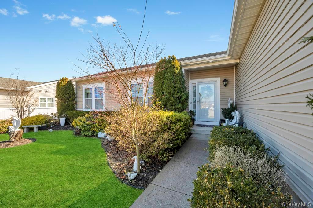 #4 photo, 191 Flower Road, Shirley , NY 11967