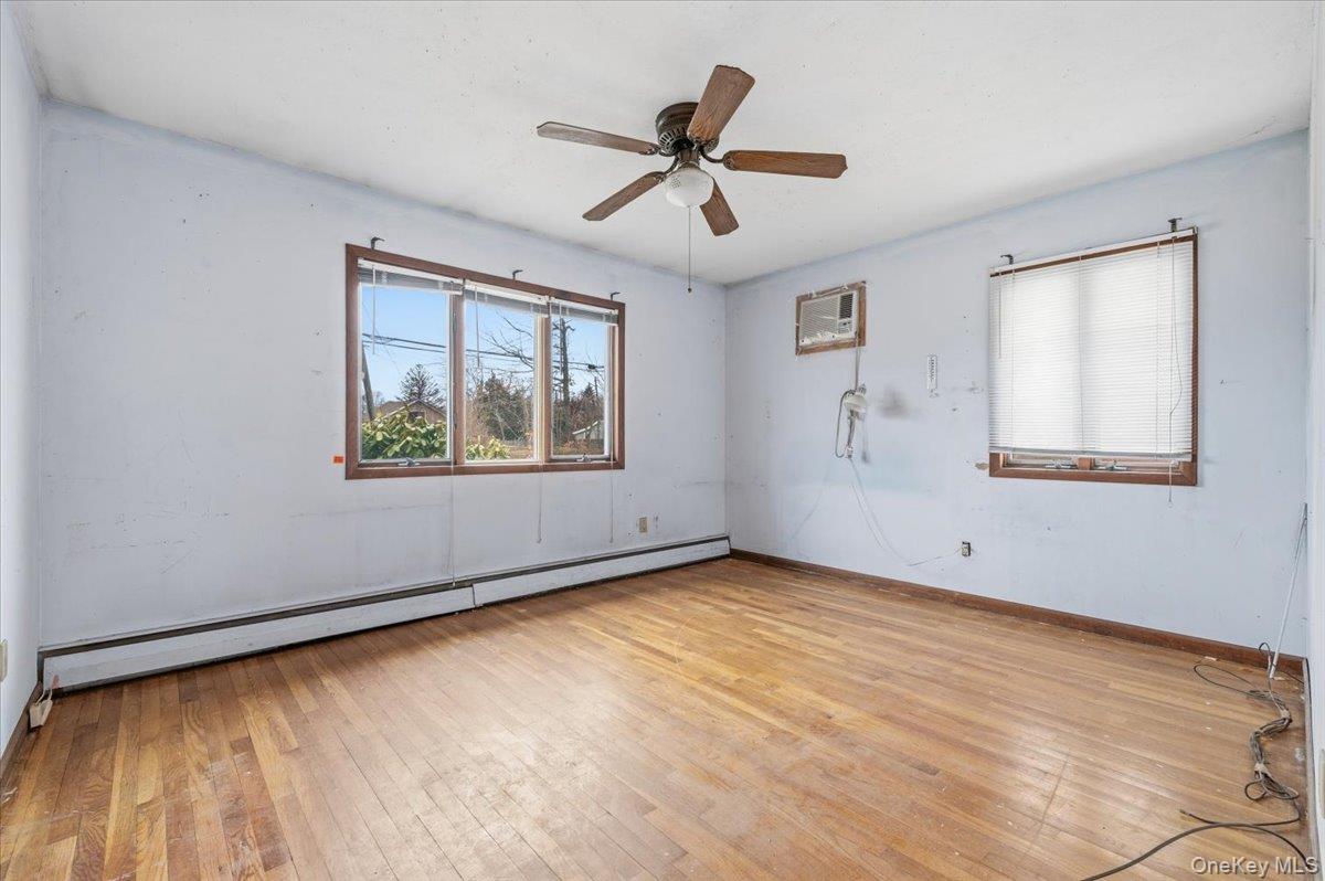 #12 photo, 158 Burns Avenue, Hicksville , NY 11801