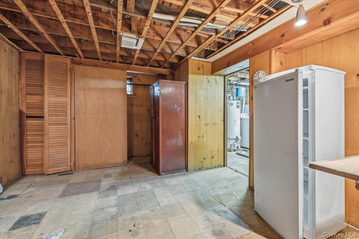 #17 photo, 158 Burns Avenue, Hicksville , NY 11801