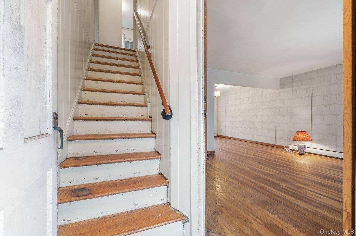 #18 photo, 158 Burns Avenue, Hicksville , NY 11801