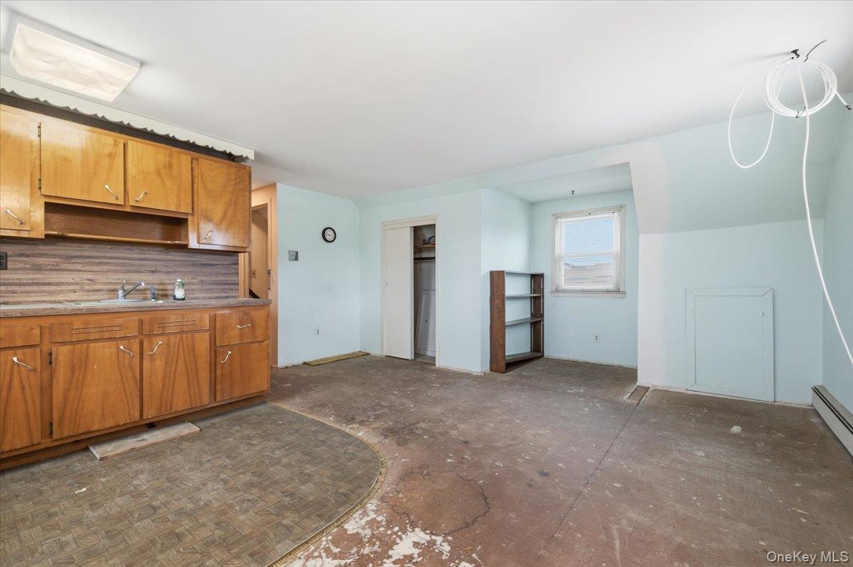 #20 photo, 158 Burns Avenue, Hicksville , NY 11801