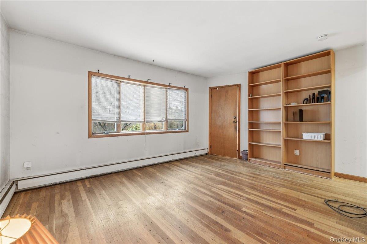 #6 photo, 158 Burns Avenue, Hicksville , NY 11801