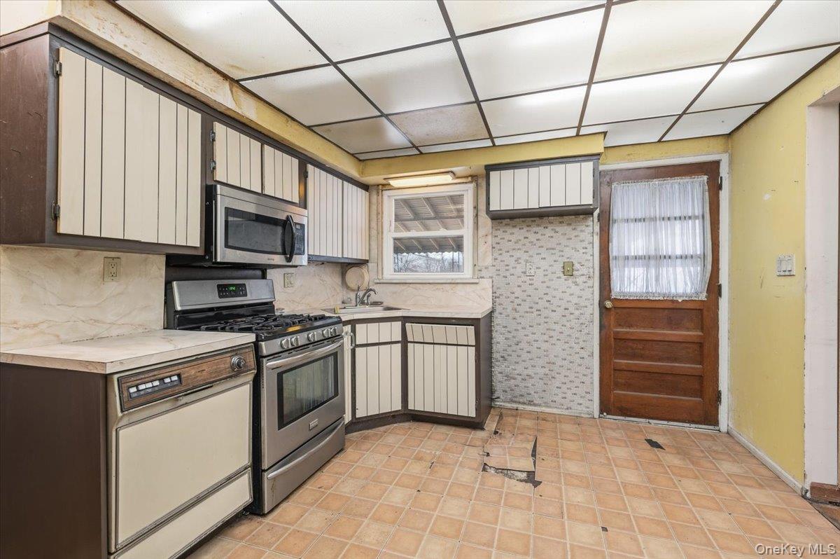 #7 photo, 158 Burns Avenue, Hicksville , NY 11801