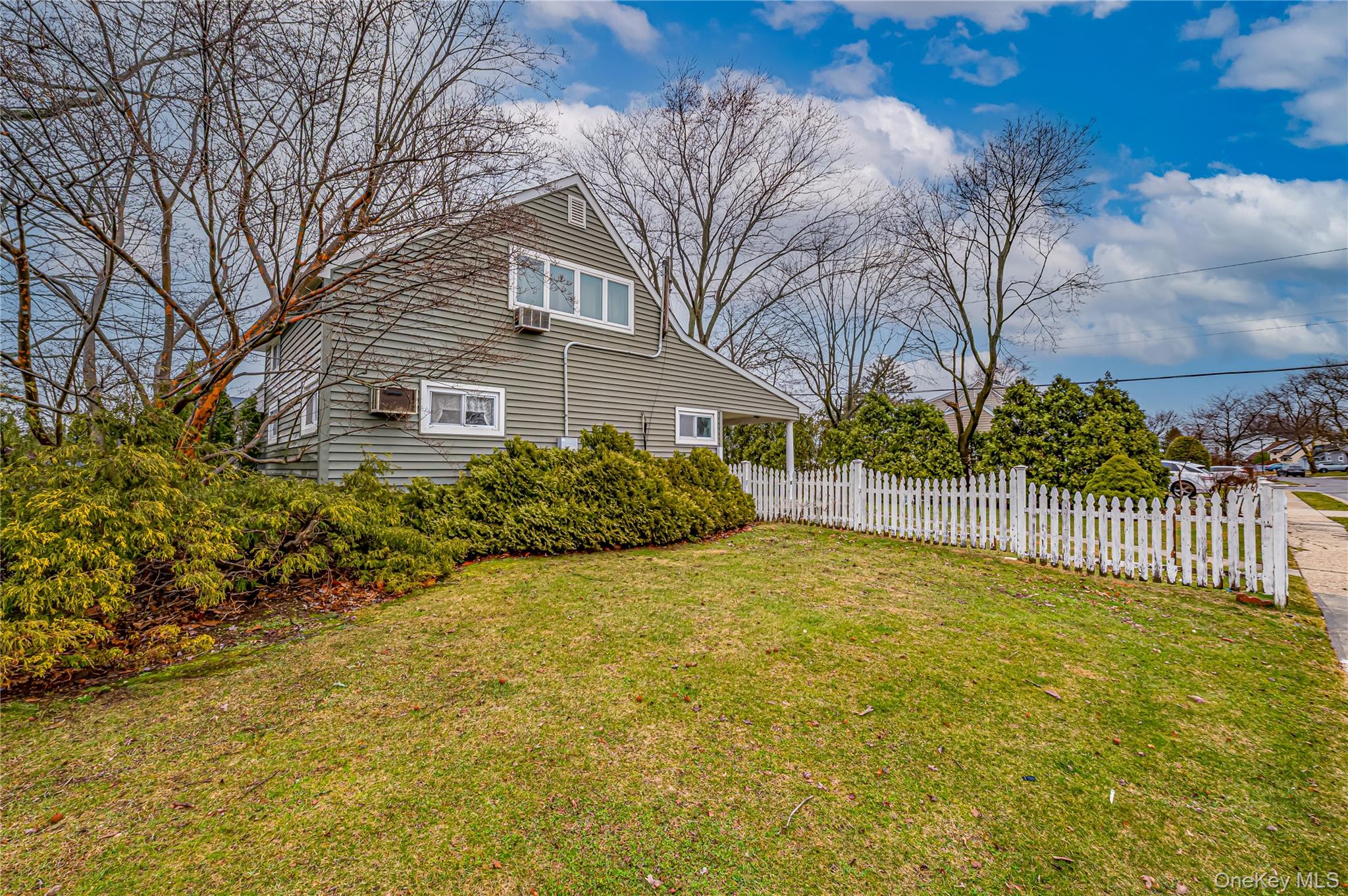 #17 photo, 55 Ball Park Lane, Hicksville , NY 11801