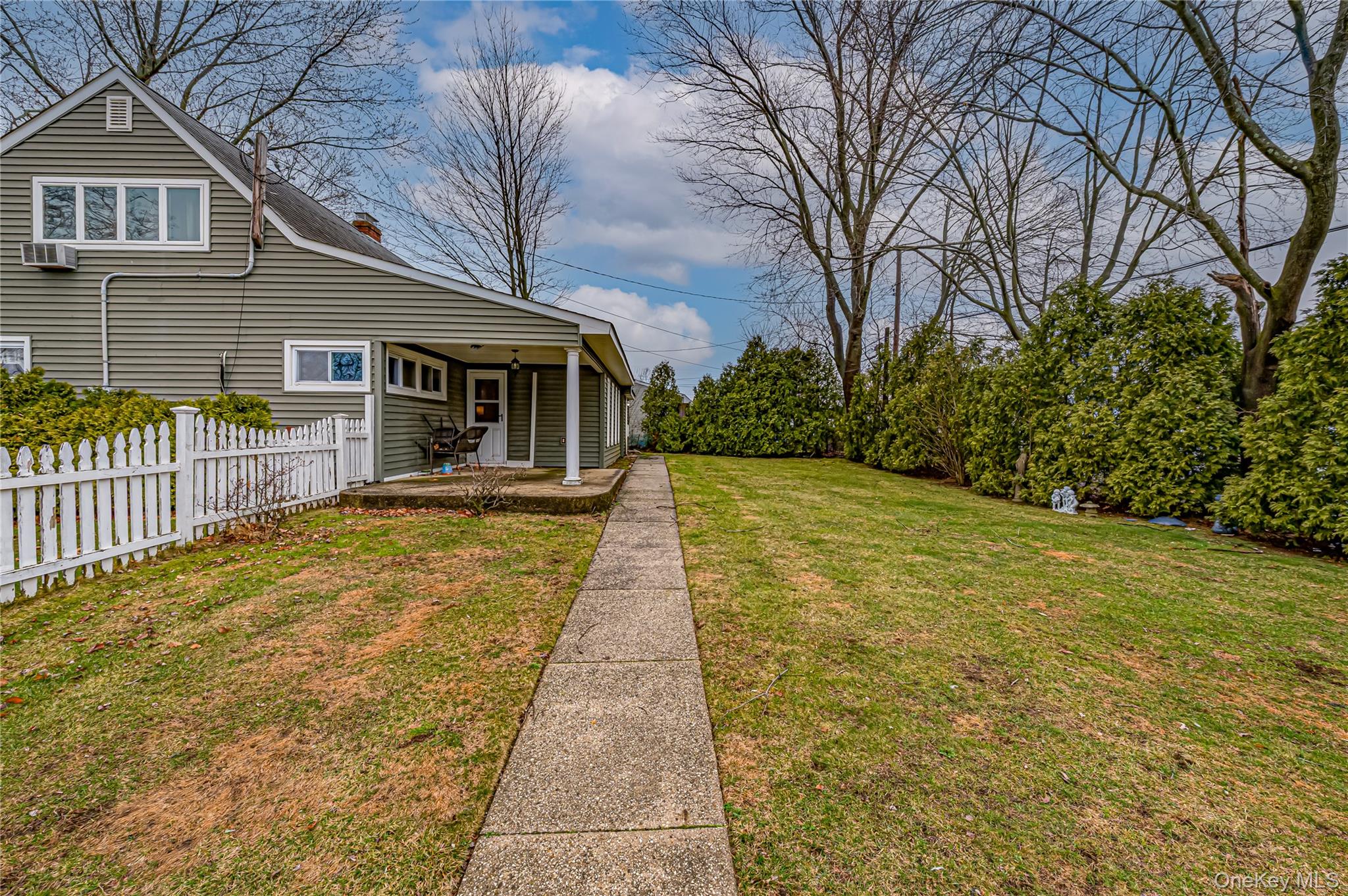 #19 photo, 55 Ball Park Lane, Hicksville , NY 11801