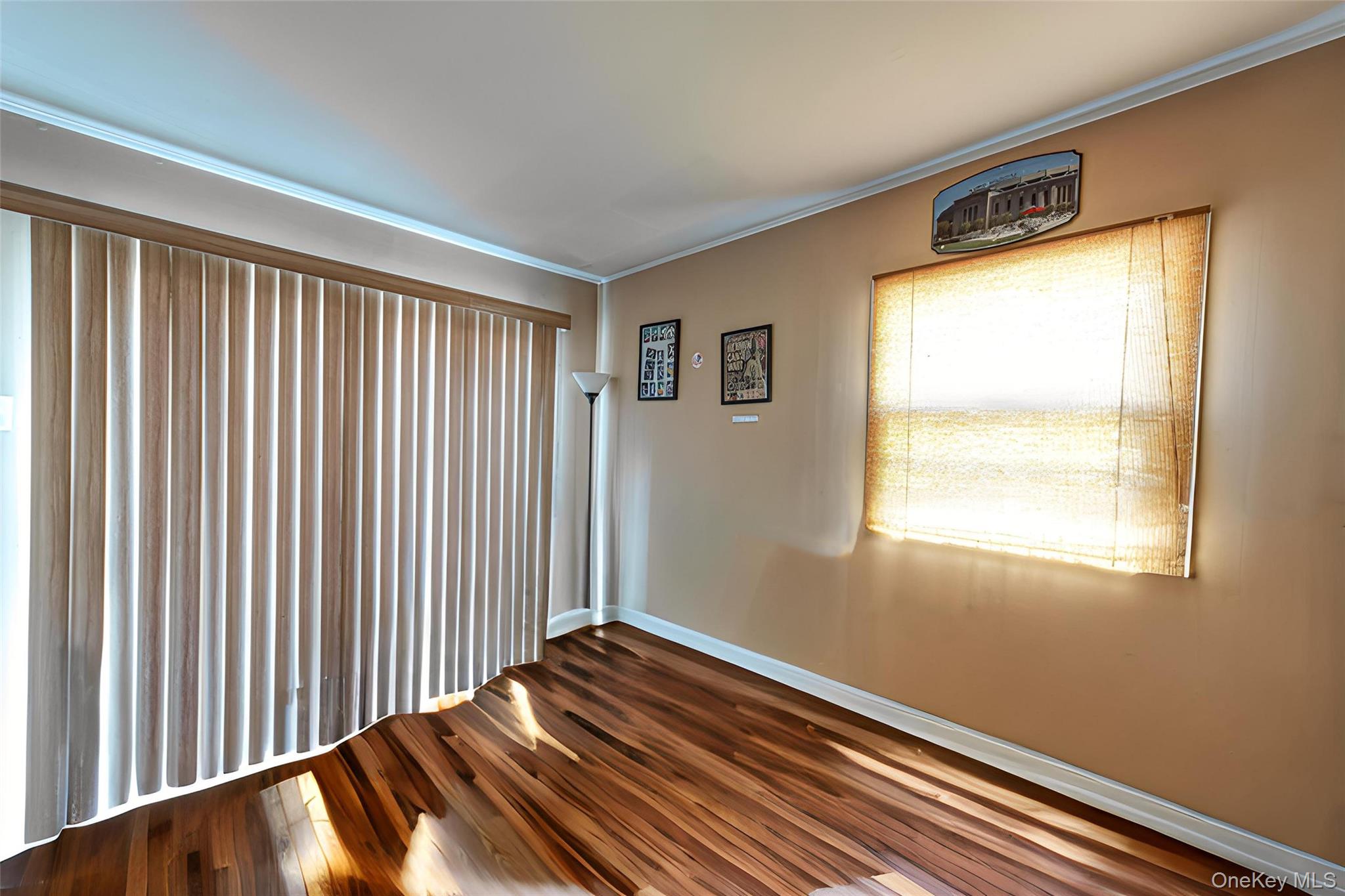 #10 photo, 347 Atlantic Avenue, सफ़ोक काउंटी Bay Shore , NY 11706