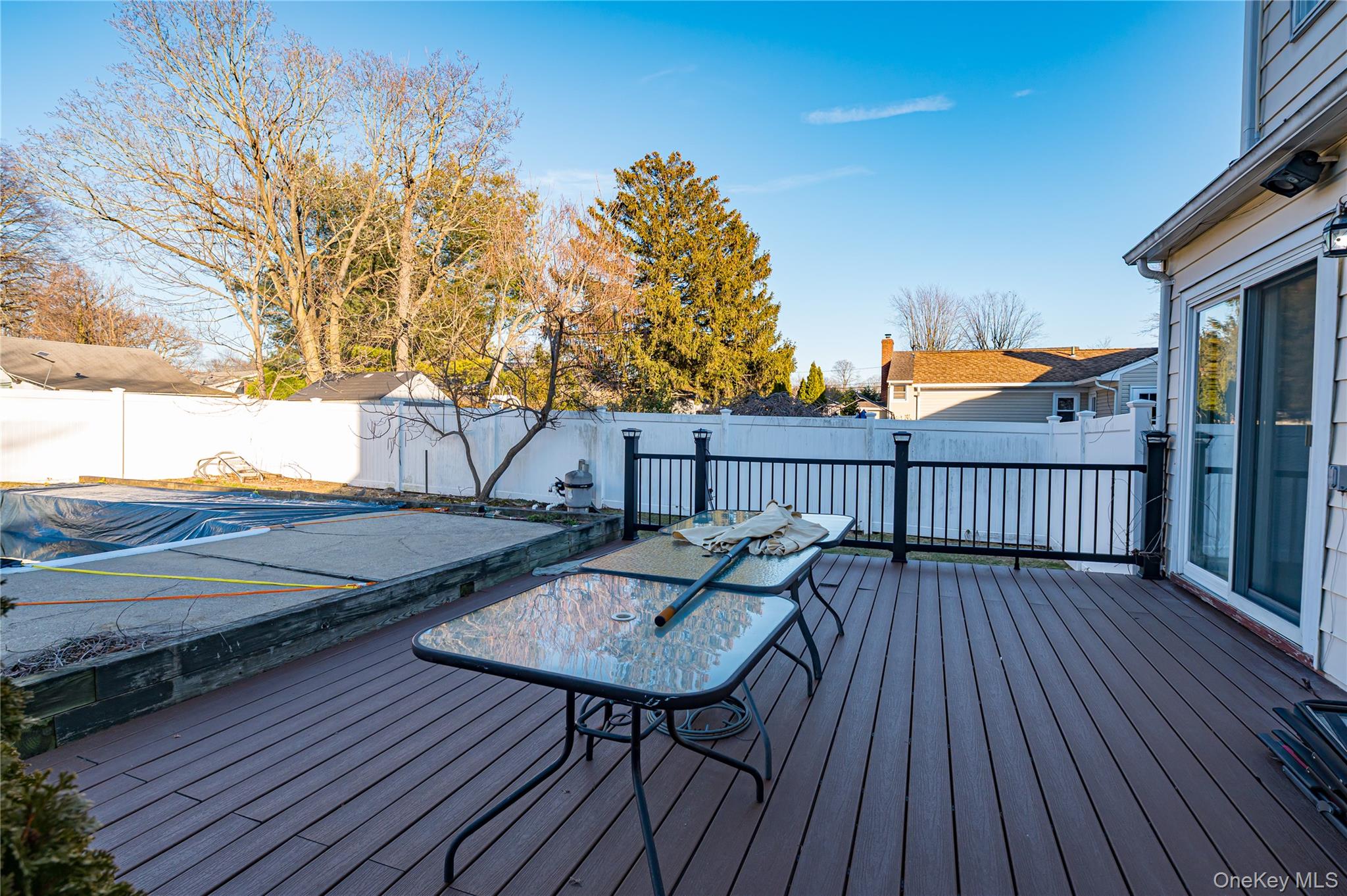 #12 photo, 347 Atlantic Avenue, सफ़ोक काउंटी Bay Shore , NY 11706