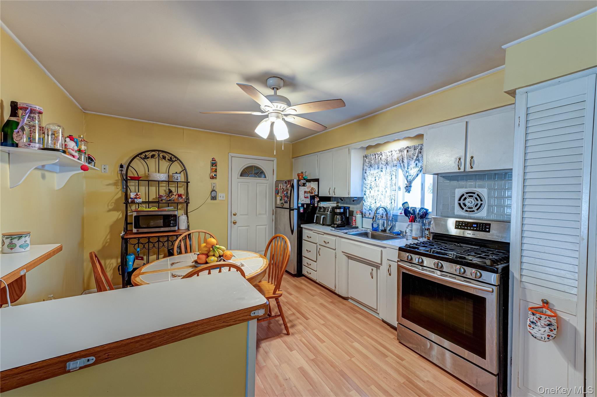 #4 photo, 347 Atlantic Avenue, सफ़ोक काउंटी Bay Shore , NY 11706