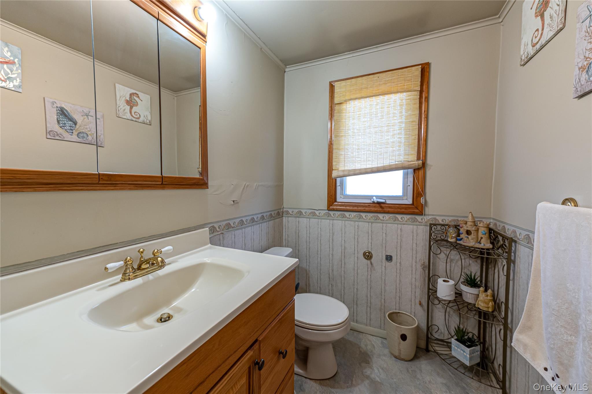 #6 photo, 347 Atlantic Avenue, सफ़ोक काउंटी Bay Shore , NY 11706