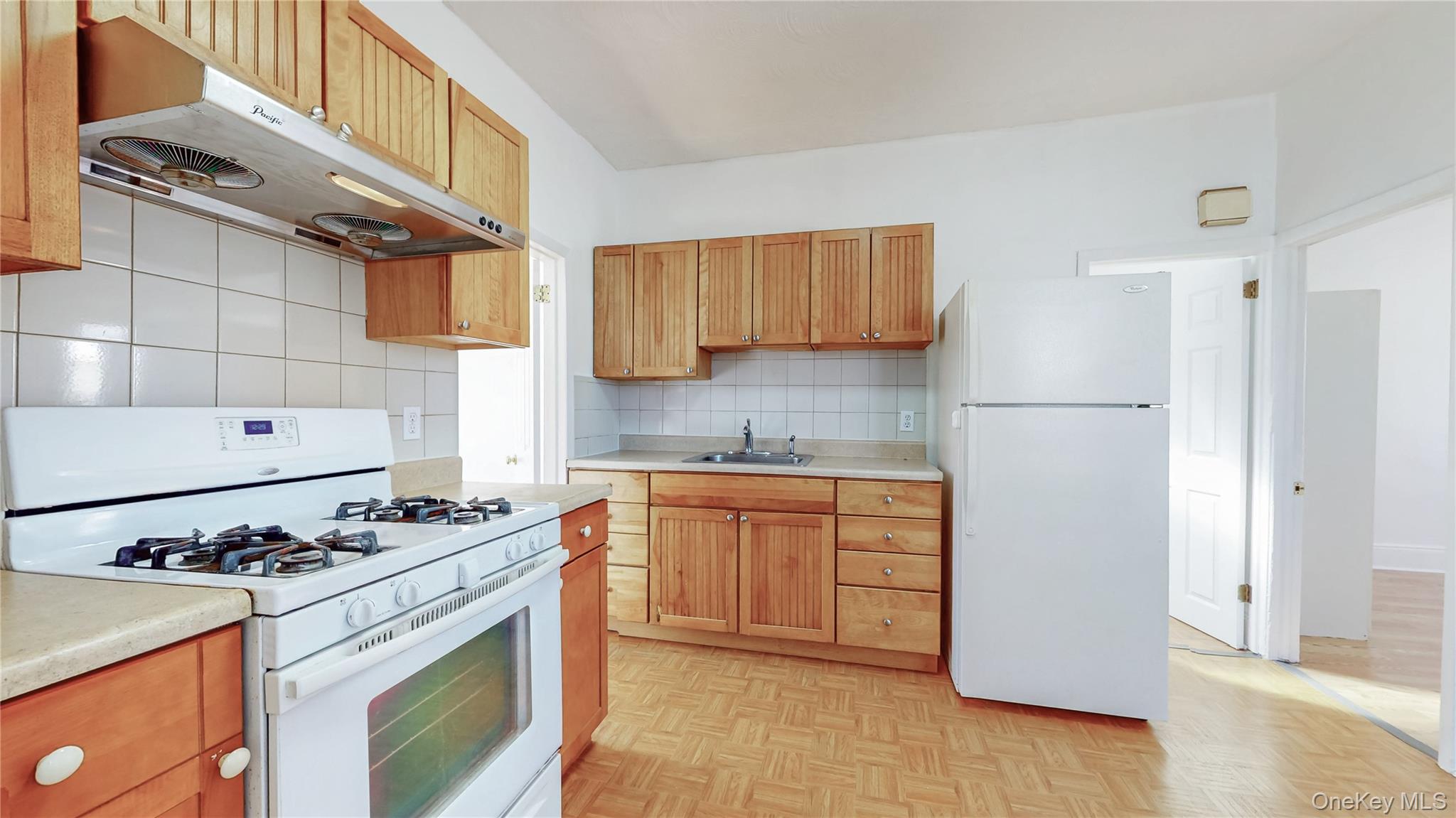 #12 photo, 84-30 102nd Avenue, 皇后區 Ozone Park , NY 11416