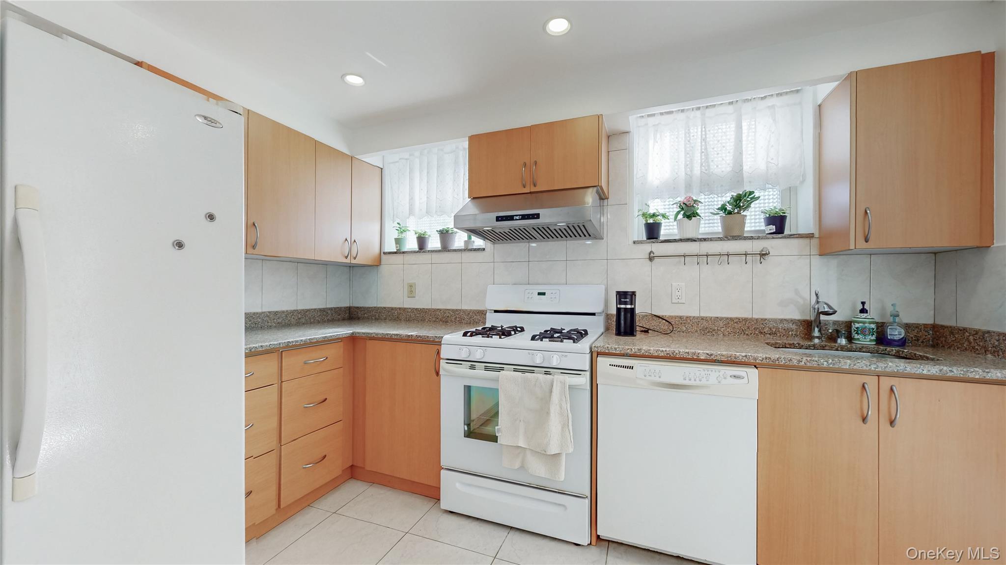 #4 photo, 84-30 102nd Avenue, 皇后區 Ozone Park , NY 11416