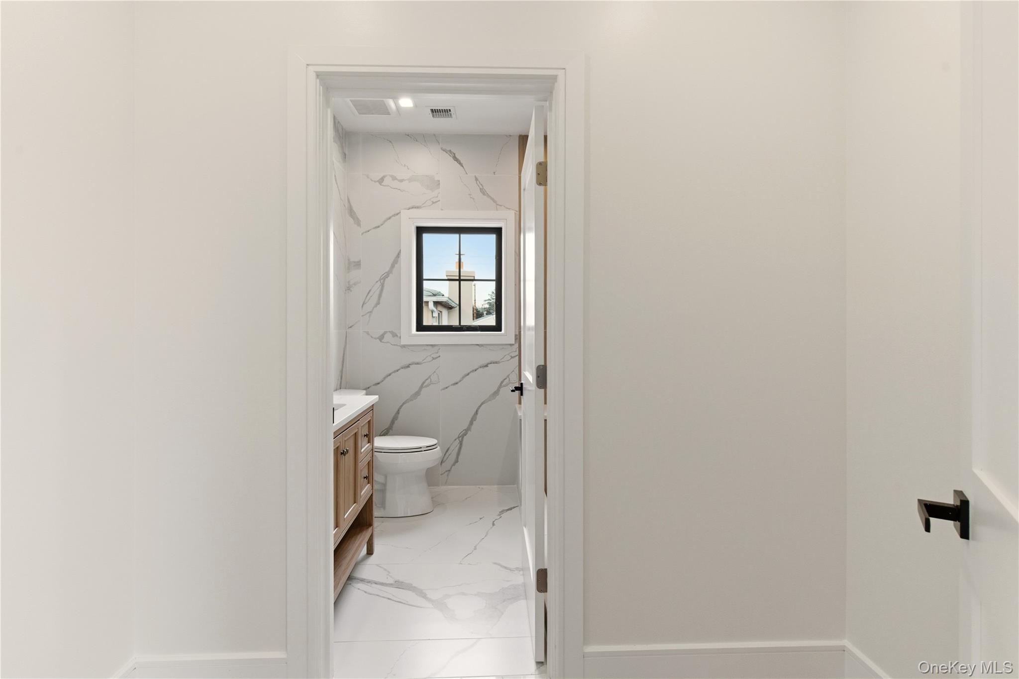 #20 photo, 130 Albany Avenue, Нассау ‖ Westbury , NY 11590