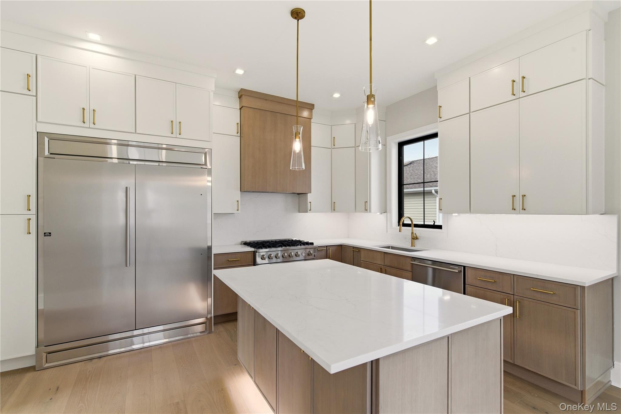 #8 photo, 130 Albany Avenue, Нассау ‖ Westbury , NY 11590