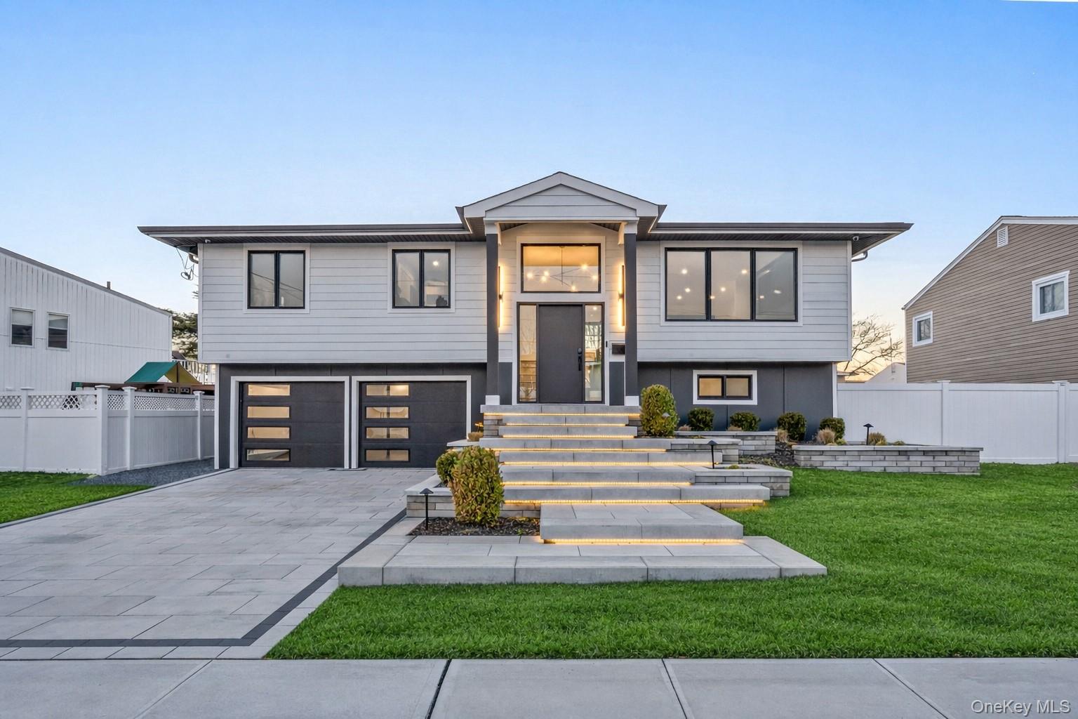 #1 photo, 3000 Holiday Park Drive, מחוז נסאו Merrick , NY 11566