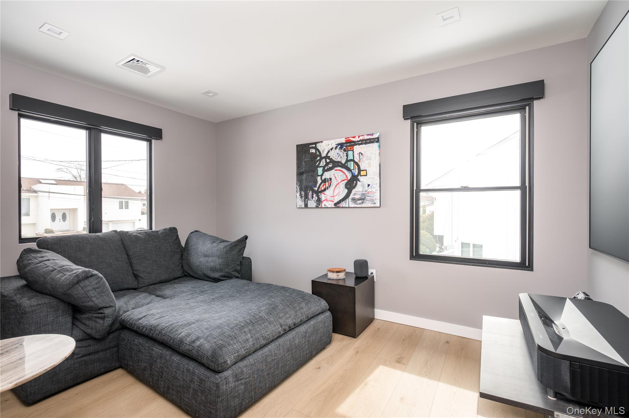 #11 photo, 3000 Holiday Park Drive, מחוז נסאו Merrick , NY 11566