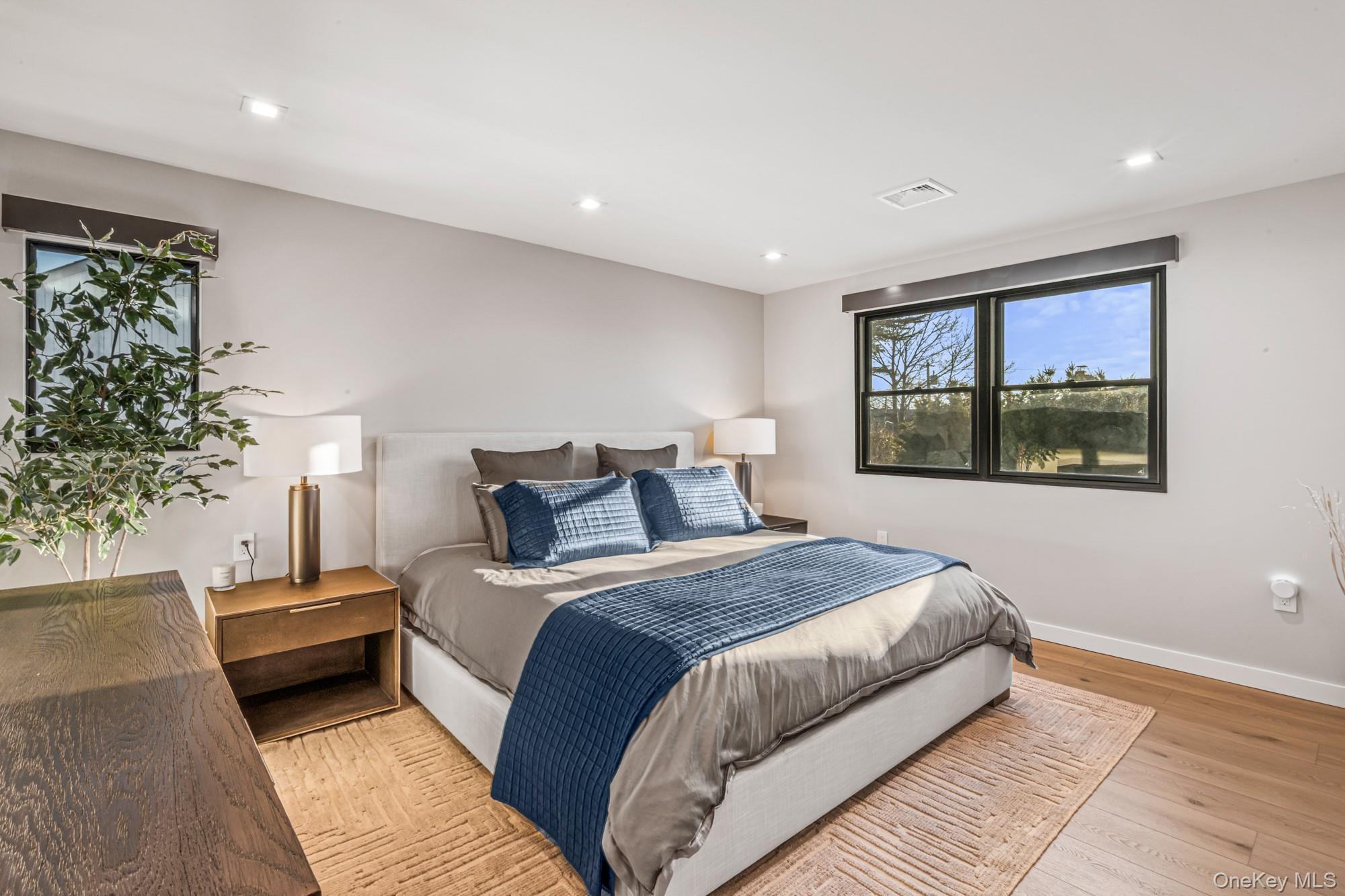 #14 photo, 3000 Holiday Park Drive, מחוז נסאו Merrick , NY 11566