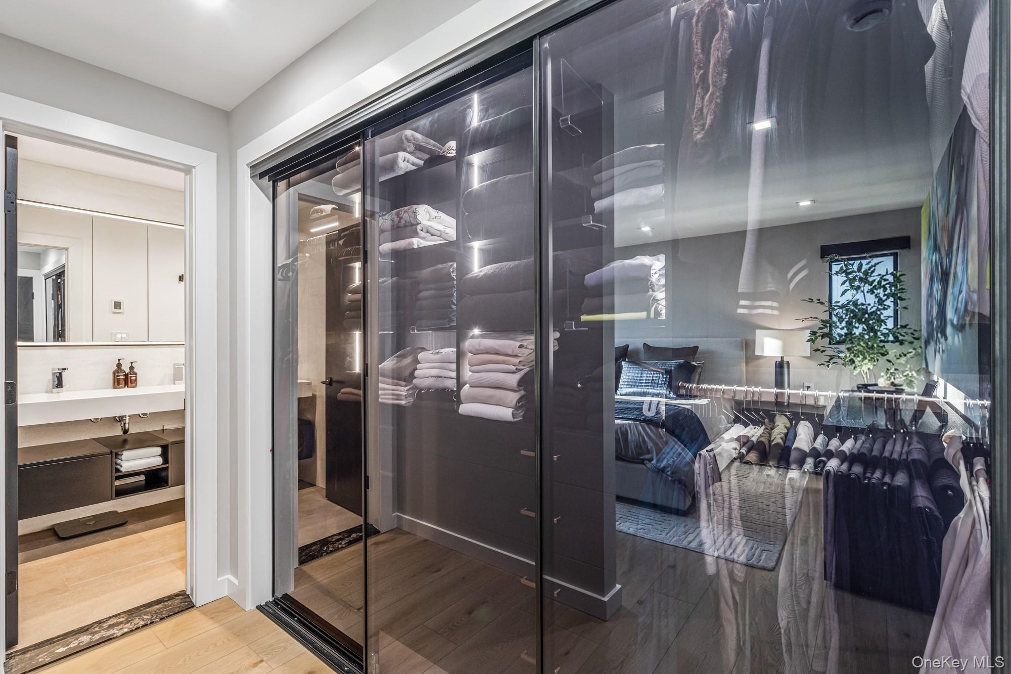 #15 photo, 3000 Holiday Park Drive, מחוז נסאו Merrick , NY 11566