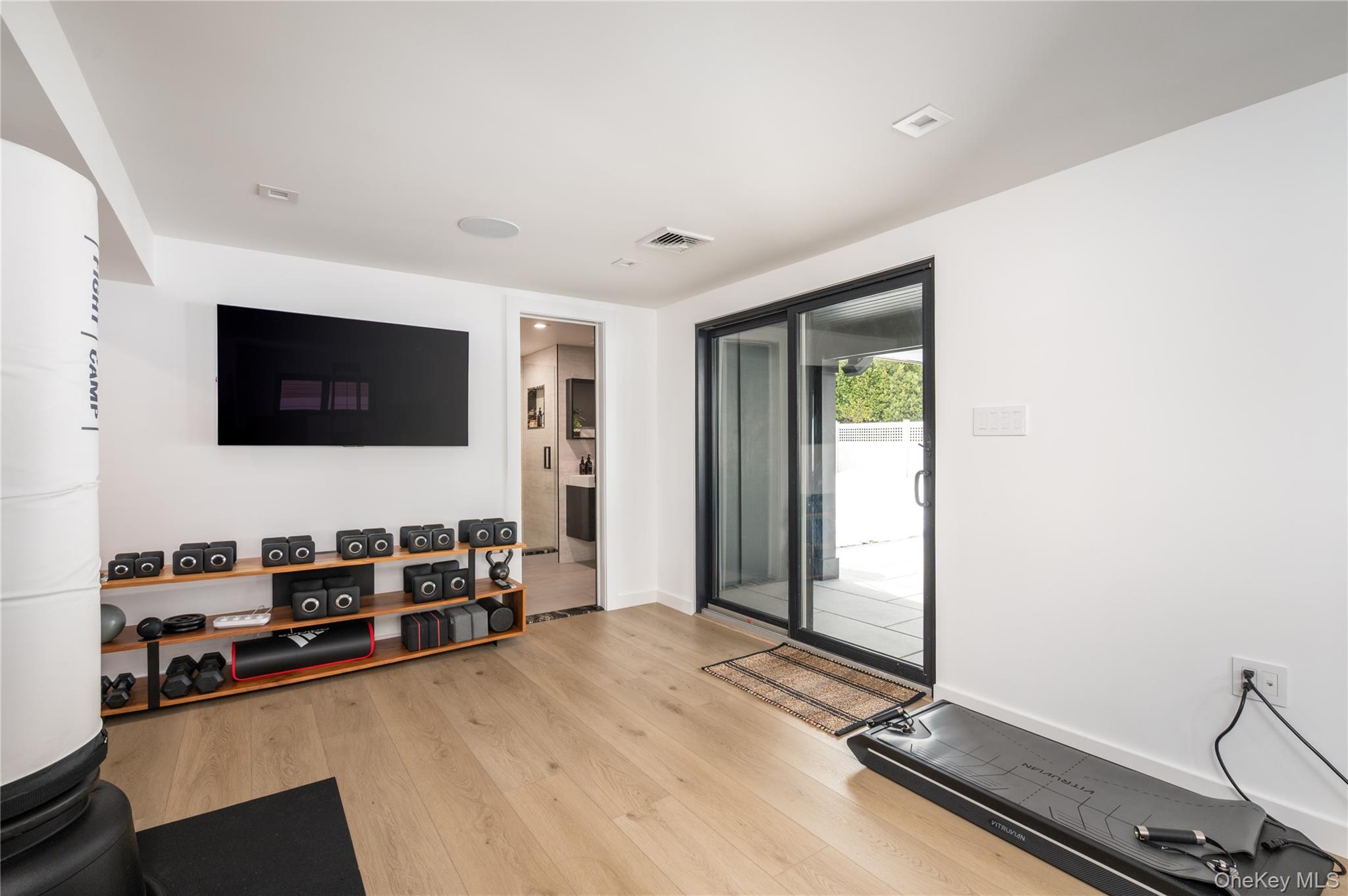 #18 photo, 3000 Holiday Park Drive, מחוז נסאו Merrick , NY 11566