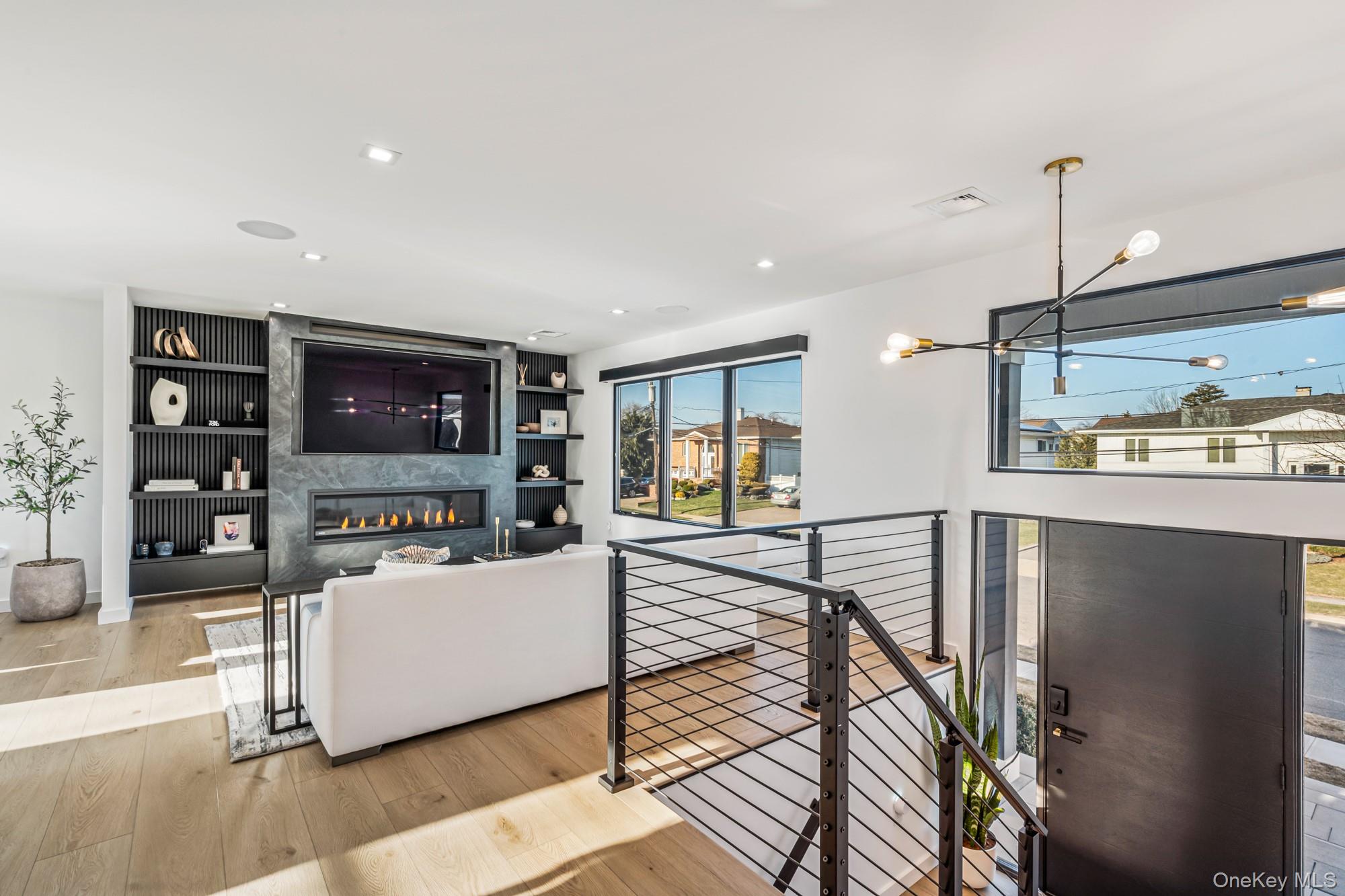 #2 photo, 3000 Holiday Park Drive, מחוז נסאו Merrick , NY 11566