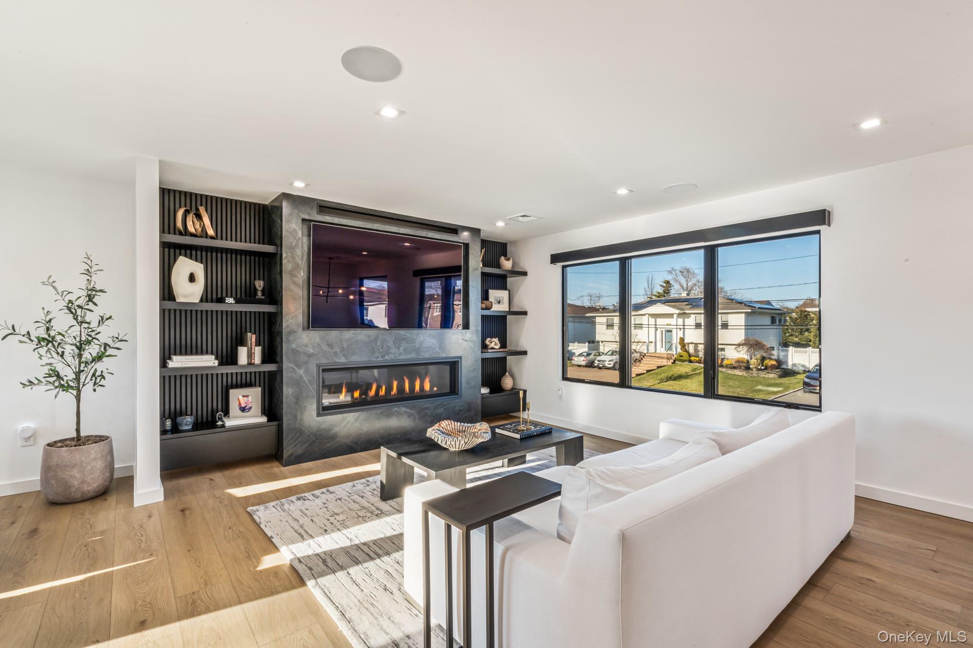 #4 photo, 3000 Holiday Park Drive, מחוז נסאו Merrick , NY 11566