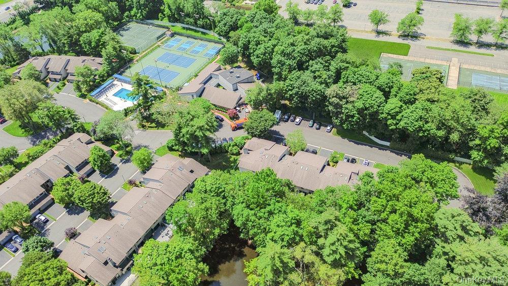 #11 photo, 124 Foxwood Drive, Jericho , NY 11753