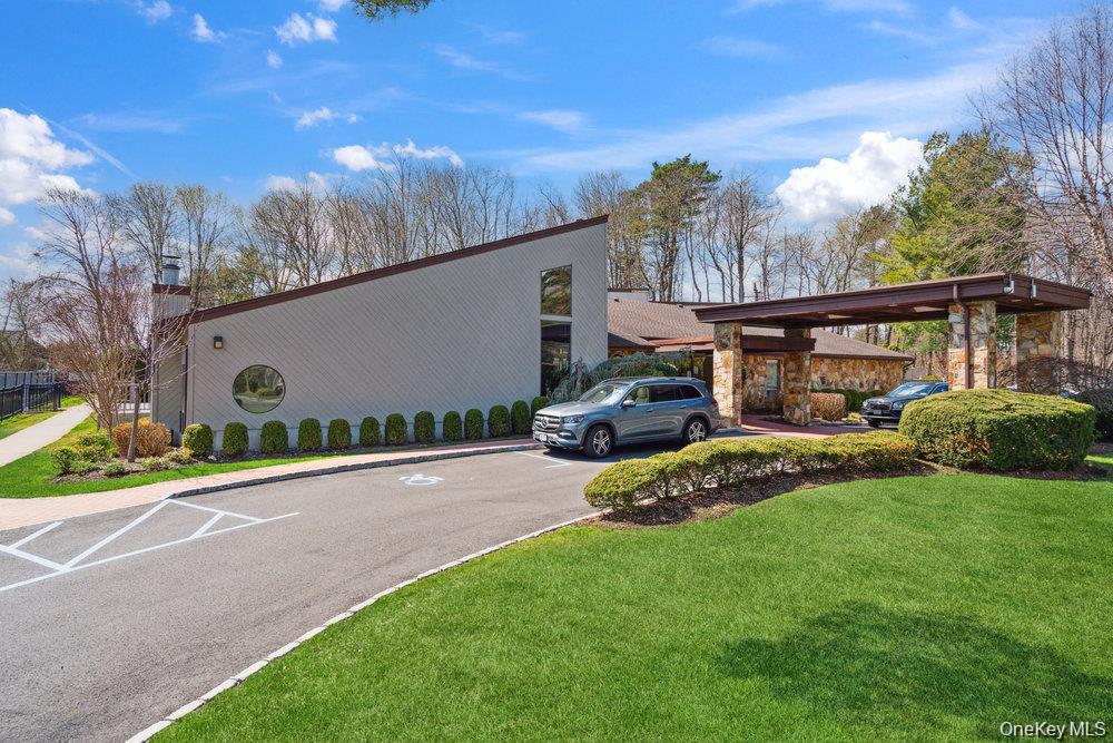 #3 photo, 124 Foxwood Drive, Jericho , NY 11753