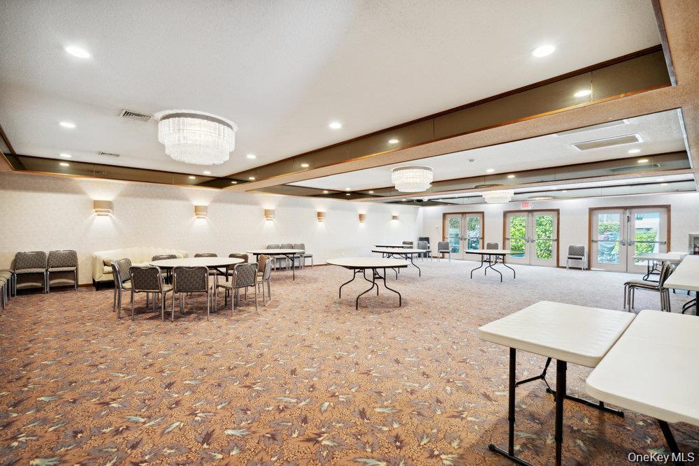 #6 photo, 124 Foxwood Drive, Jericho , NY 11753