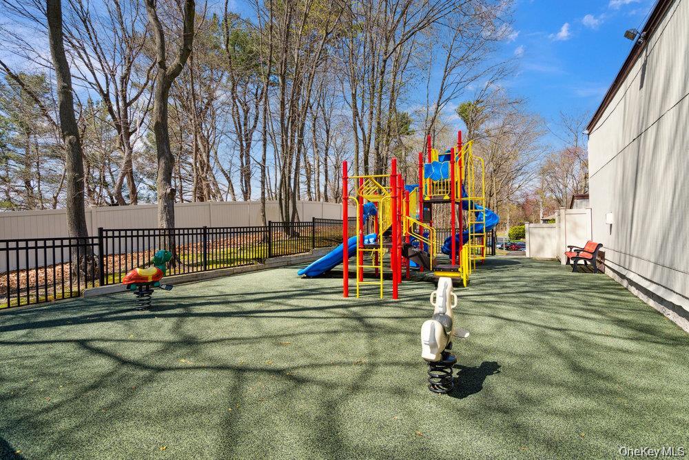 #9 photo, 124 Foxwood Drive, Jericho , NY 11753