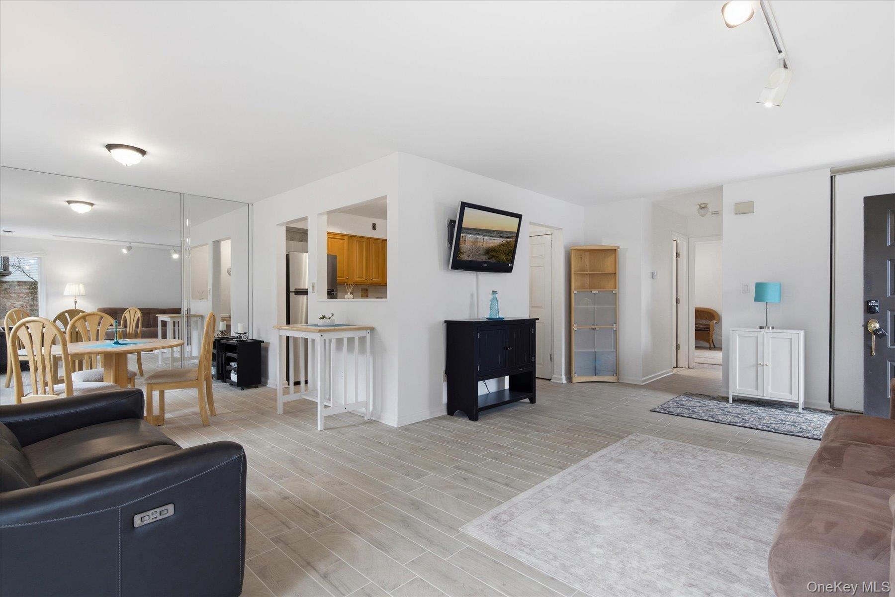 #3 photo, 190 Poplar Court, 長島 Wantagh , NY 11793