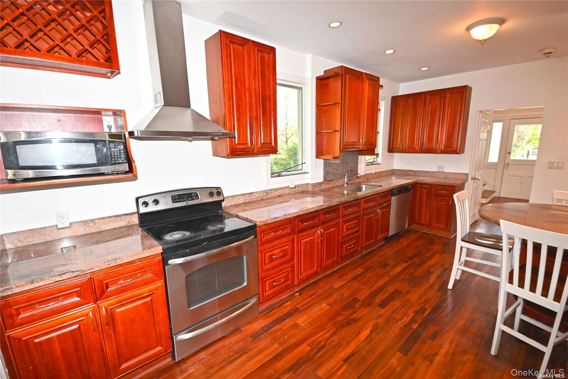 #10 photo, 21 Arrandale Avenue, Great Neck , NY 11024