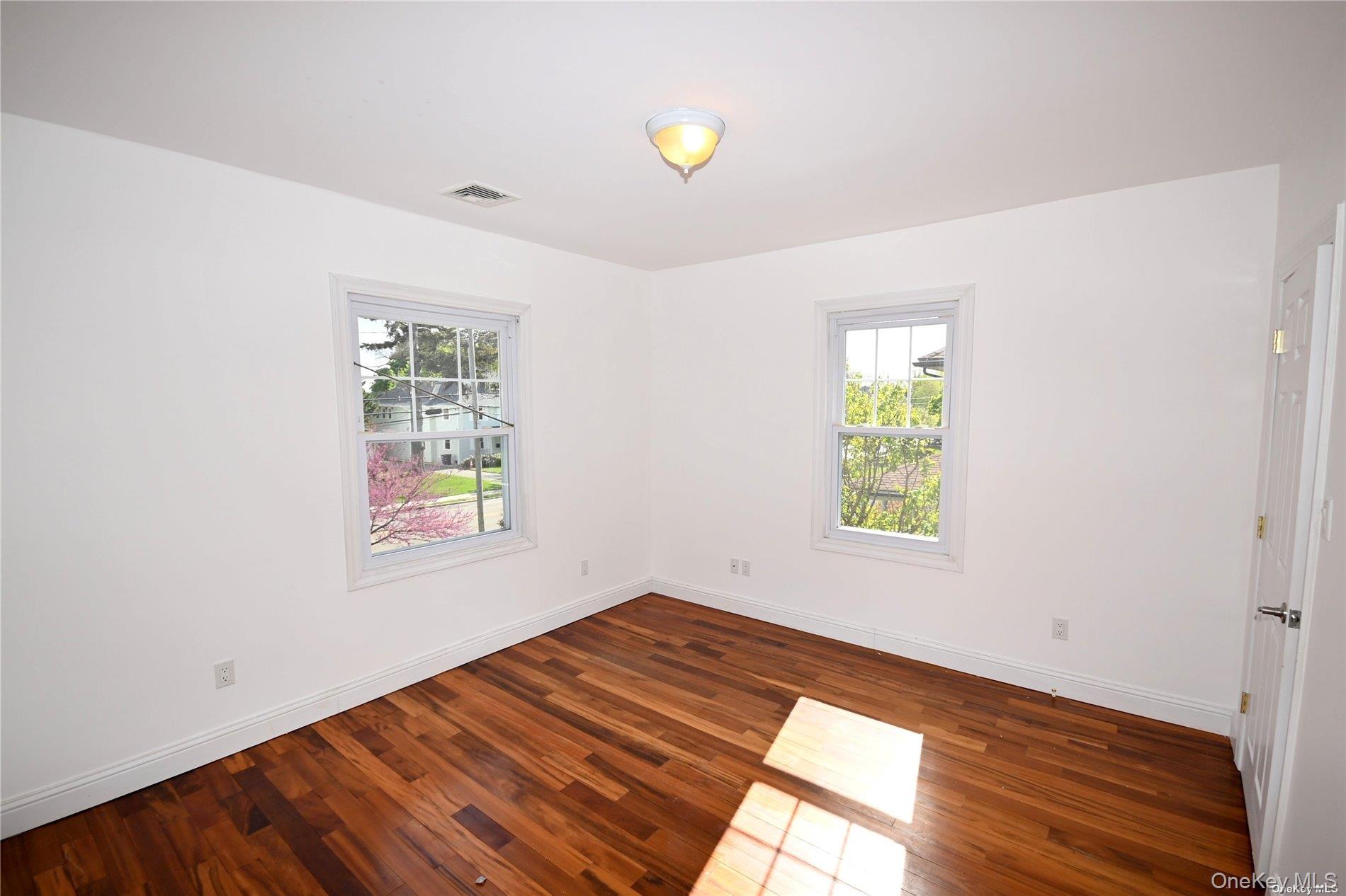 #15 photo, 21 Arrandale Avenue, Great Neck , NY 11024