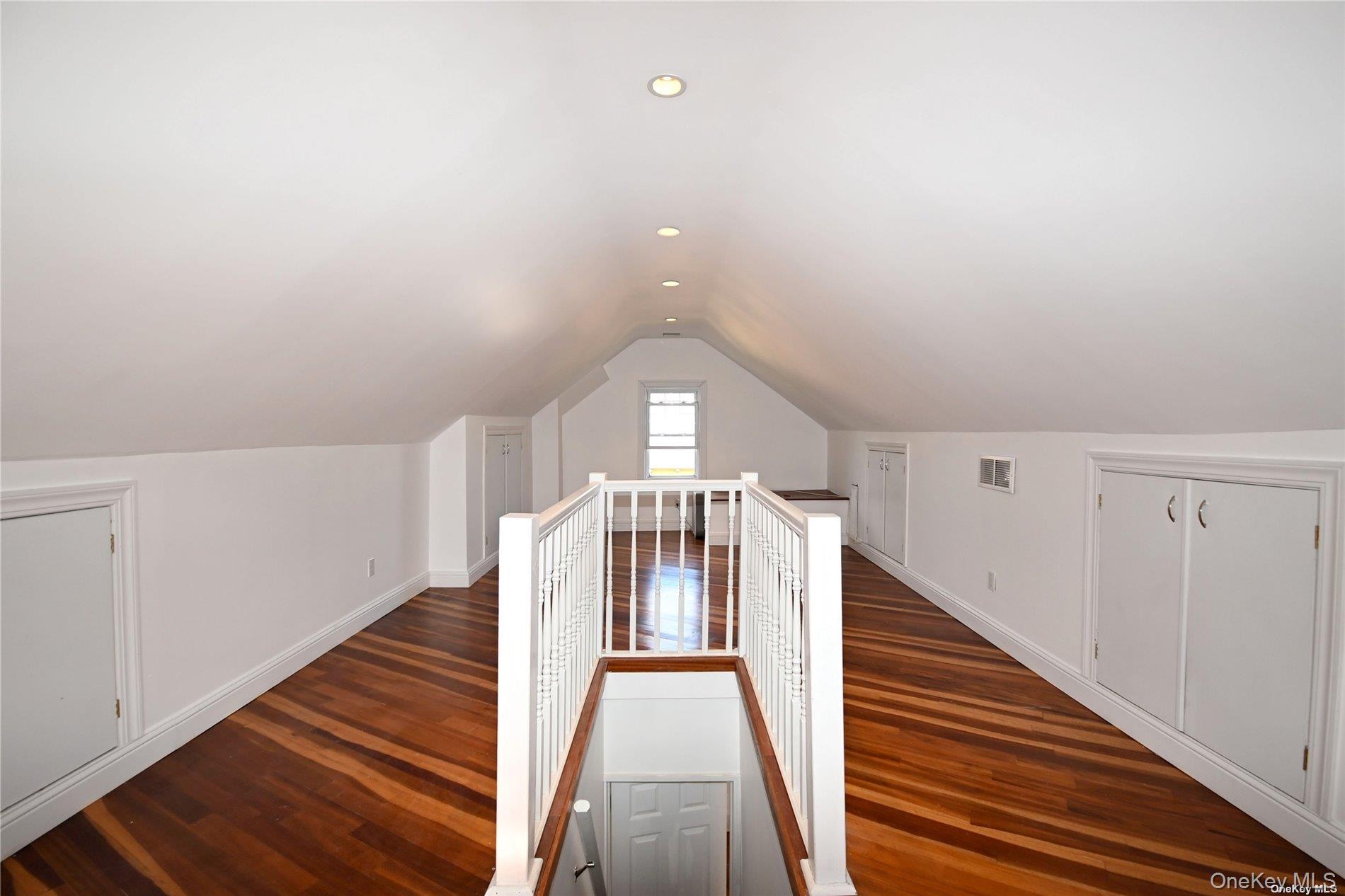 #20 photo, 21 Arrandale Avenue, Great Neck , NY 11024